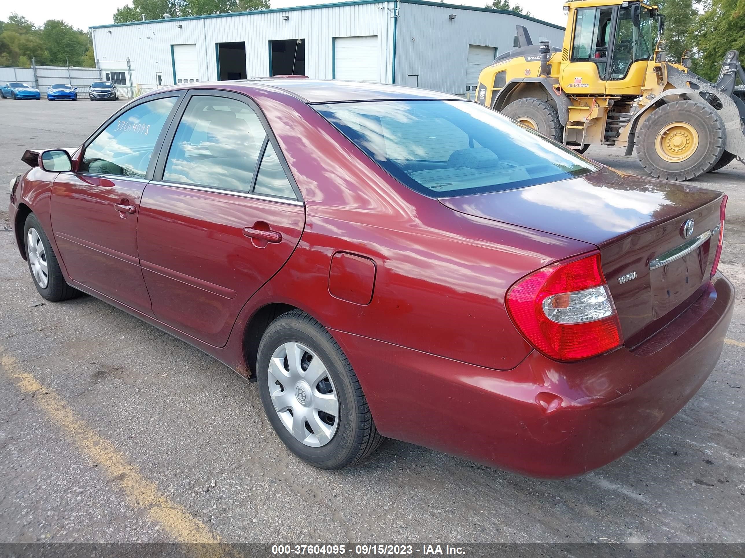 Photo 2 VIN: 4T1BE32K44U321043 - TOYOTA CAMRY 