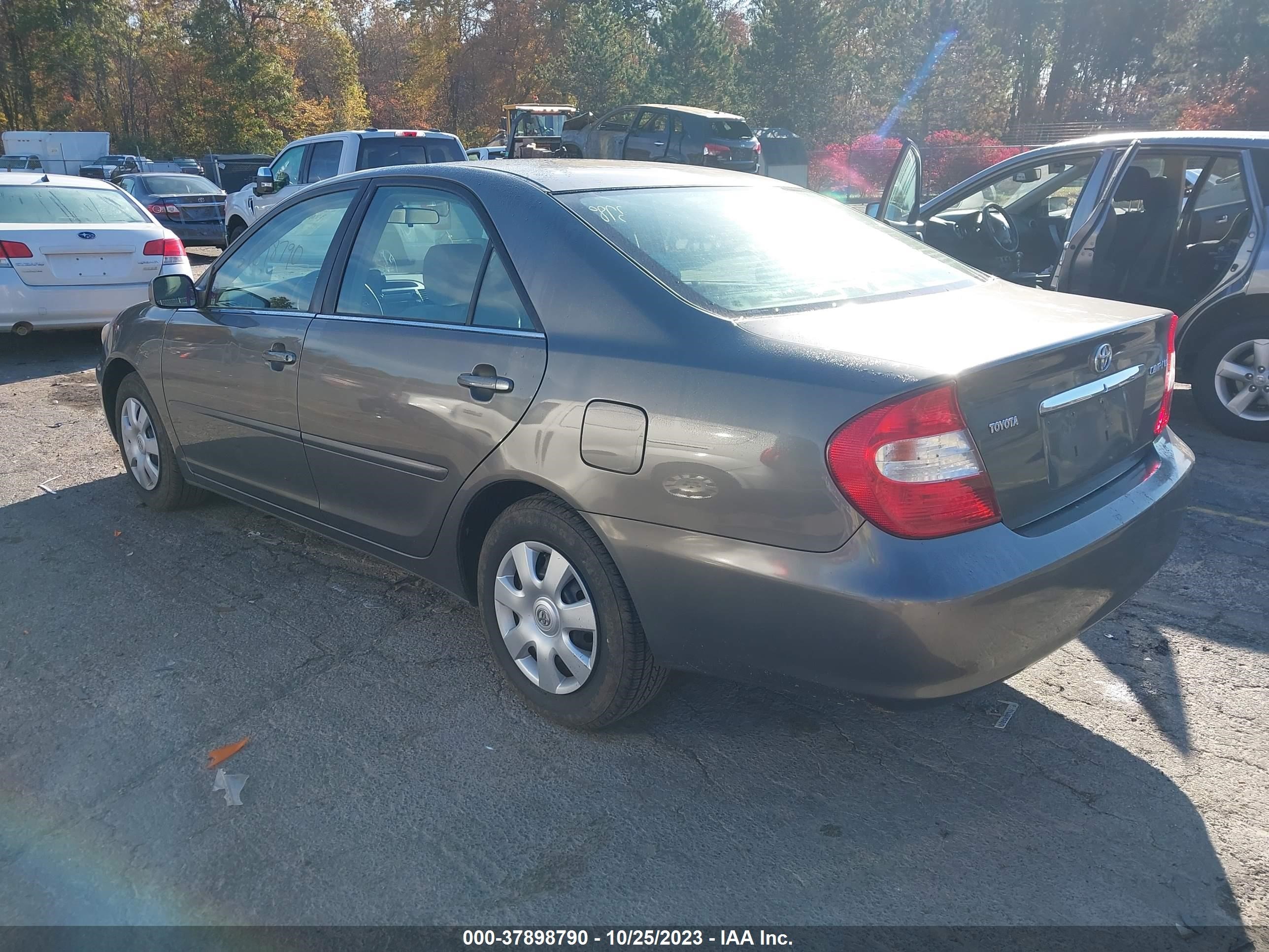 Photo 2 VIN: 4T1BE32K44U916524 - TOYOTA CAMRY 