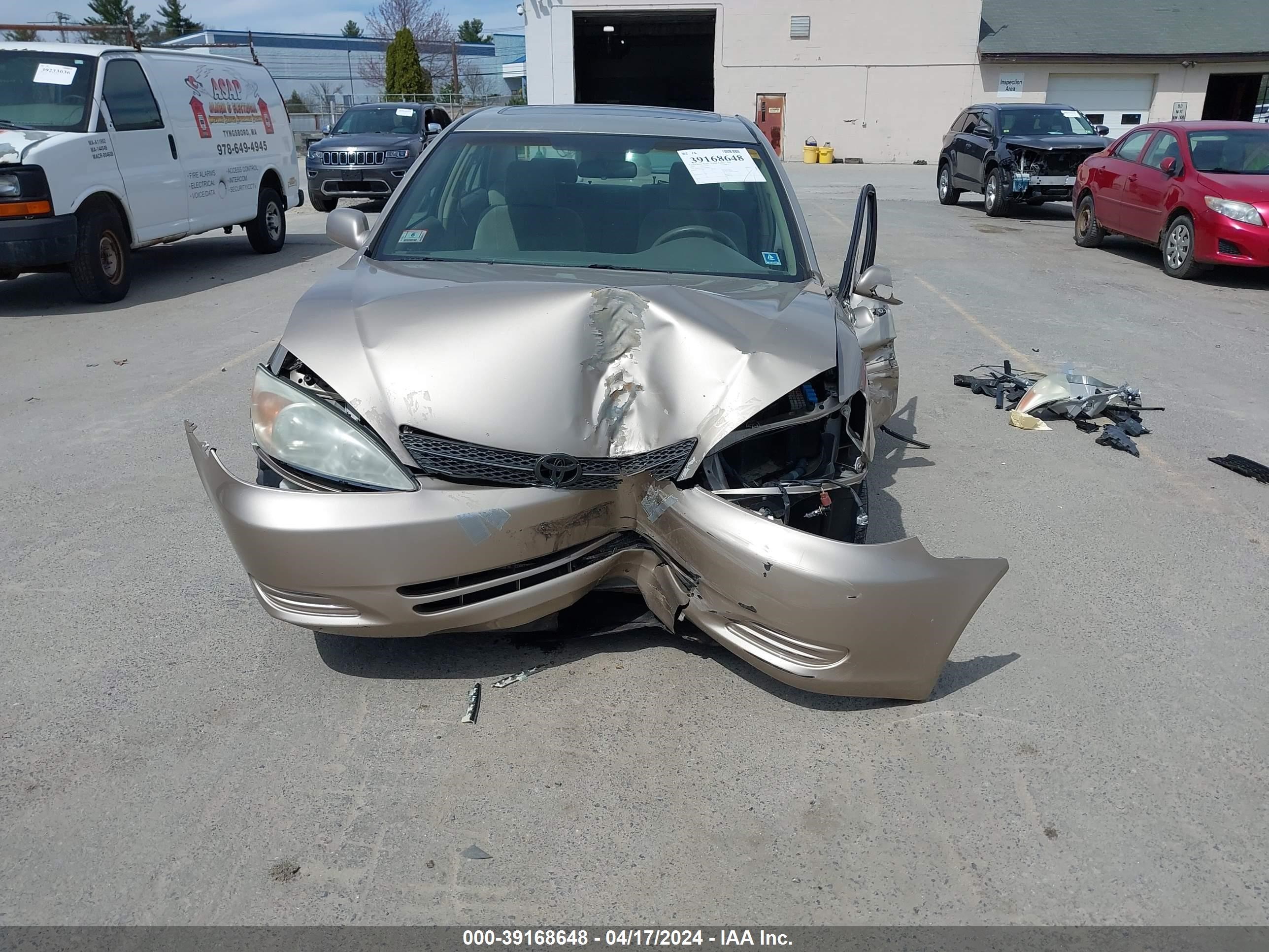 Photo 5 VIN: 4T1BE32K44U940449 - TOYOTA CAMRY 