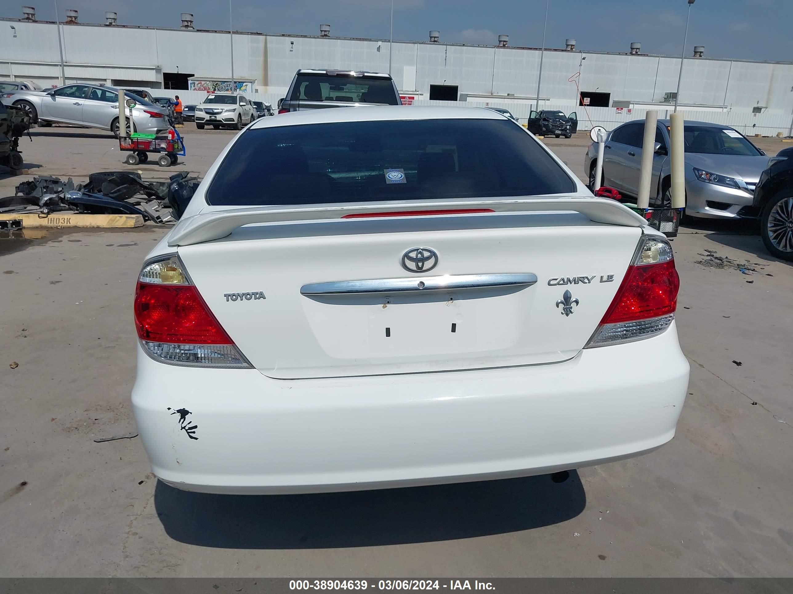 Photo 14 VIN: 4T1BE32K45U022637 - TOYOTA CAMRY 