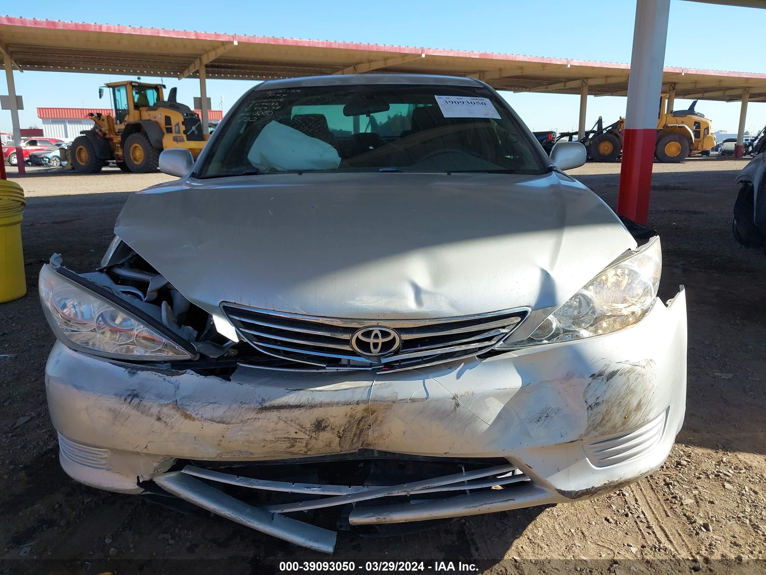 Photo 11 VIN: 4T1BE32K45U057016 - TOYOTA CAMRY 