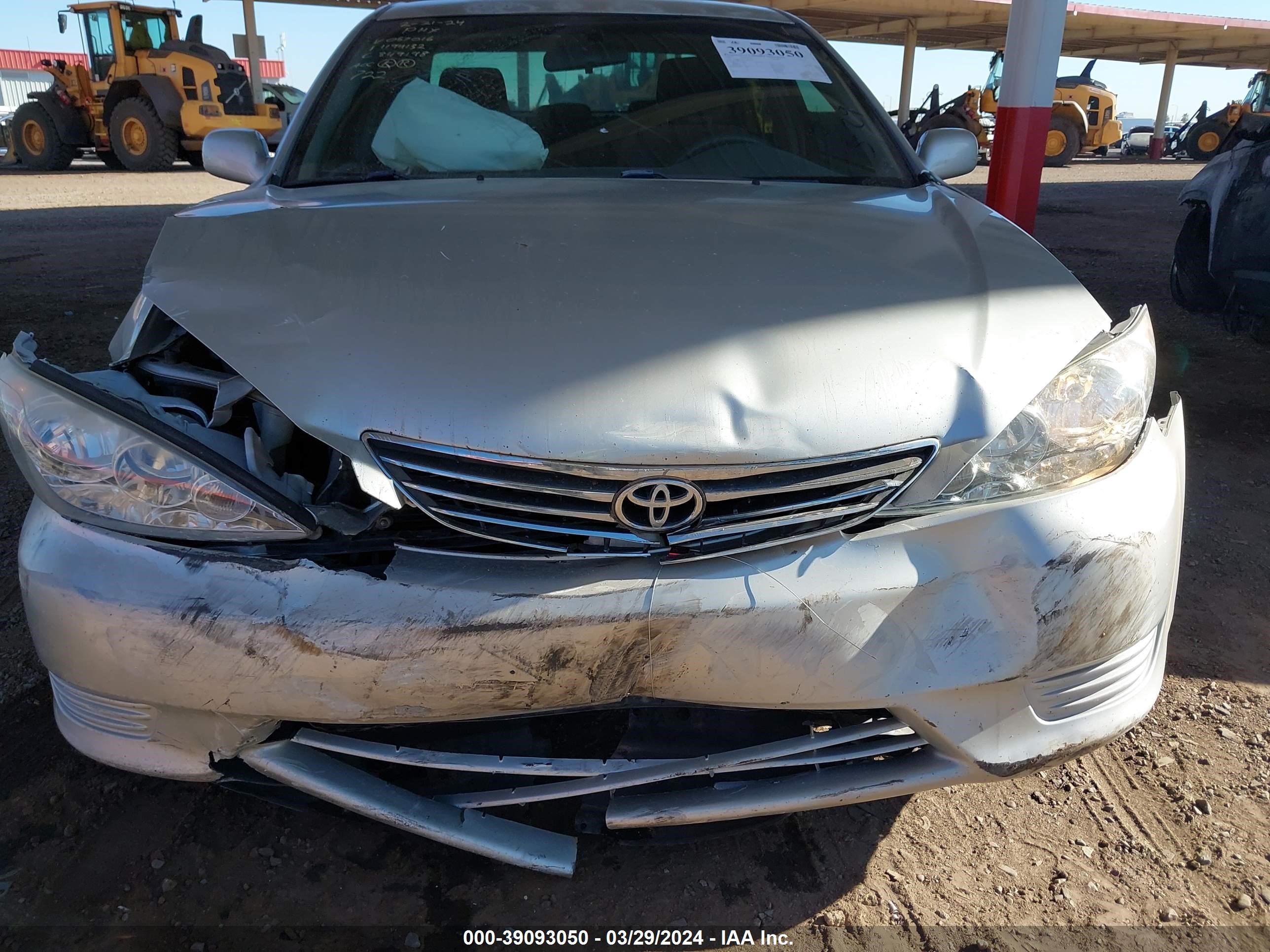 Photo 5 VIN: 4T1BE32K45U057016 - TOYOTA CAMRY 