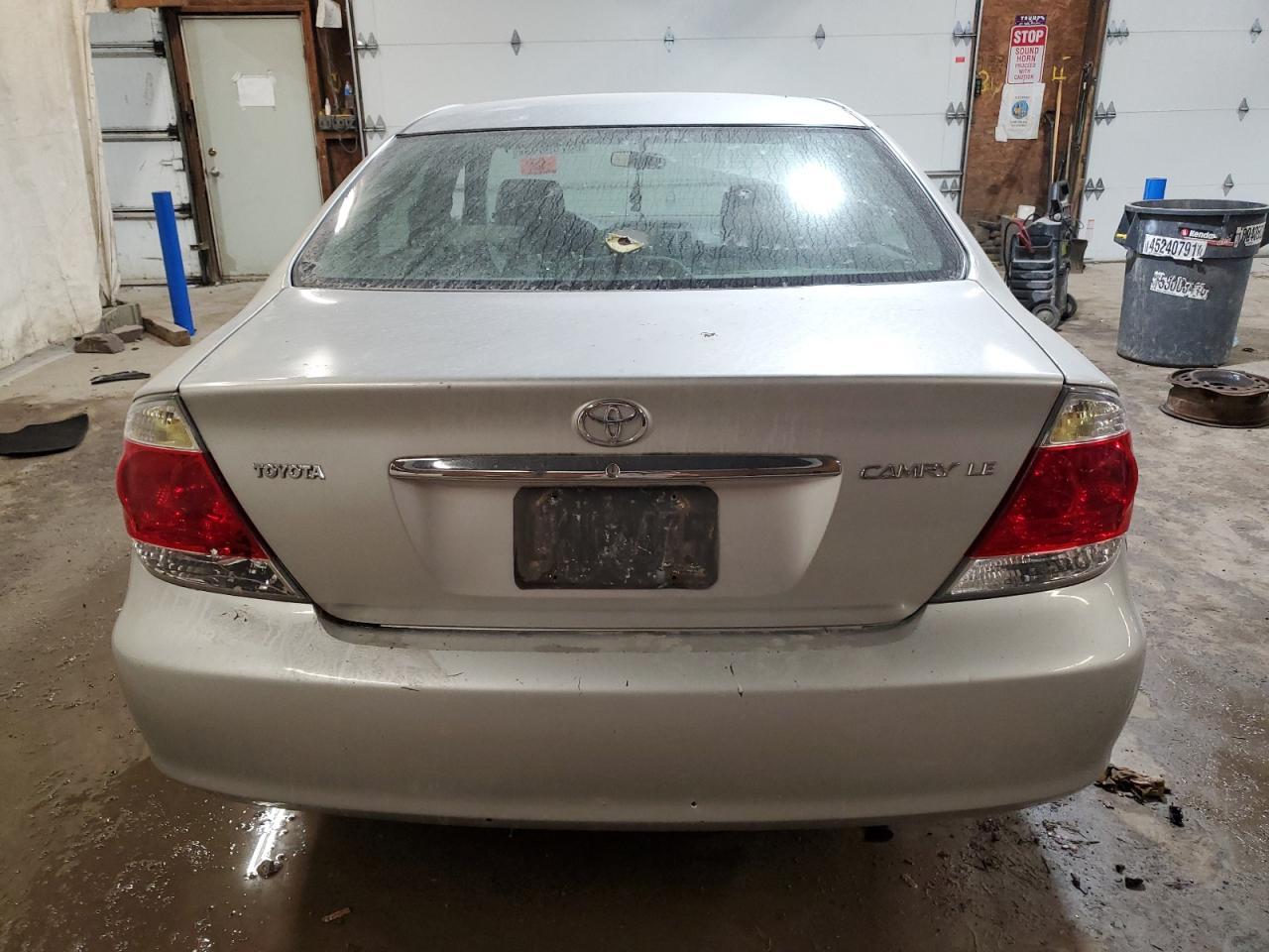 Photo 5 VIN: 4T1BE32K45U521518 - TOYOTA CAMRY 