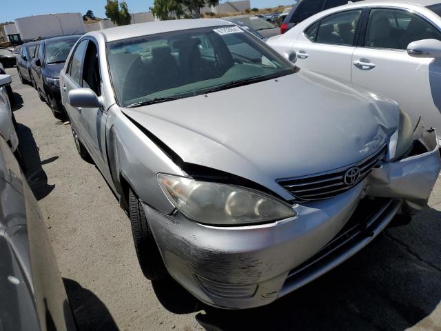 Photo 3 VIN: 4T1BE32K45U556642 - TOYOTA CAMRY 