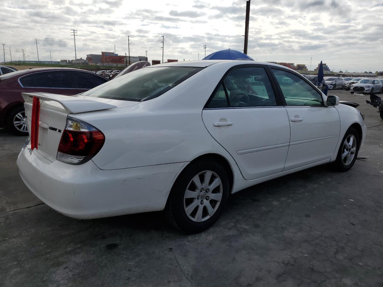 Photo 2 VIN: 4T1BE32K45U557628 - TOYOTA CAMRY 