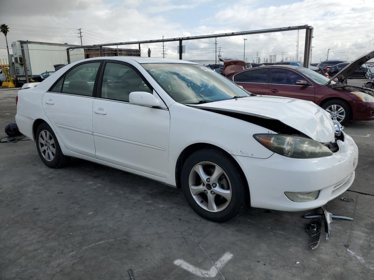 Photo 3 VIN: 4T1BE32K45U557628 - TOYOTA CAMRY 