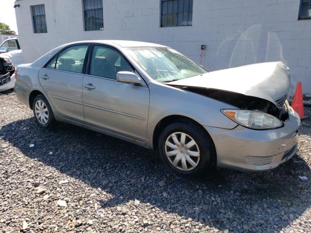 Photo 3 VIN: 4T1BE32K45U557936 - TOYOTA CAMRY LE 