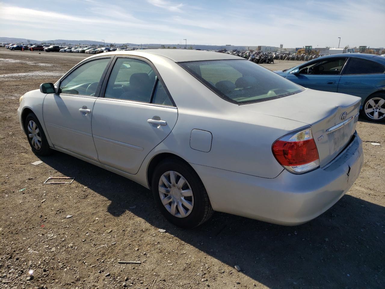 Photo 1 VIN: 4T1BE32K45U566992 - TOYOTA CAMRY 