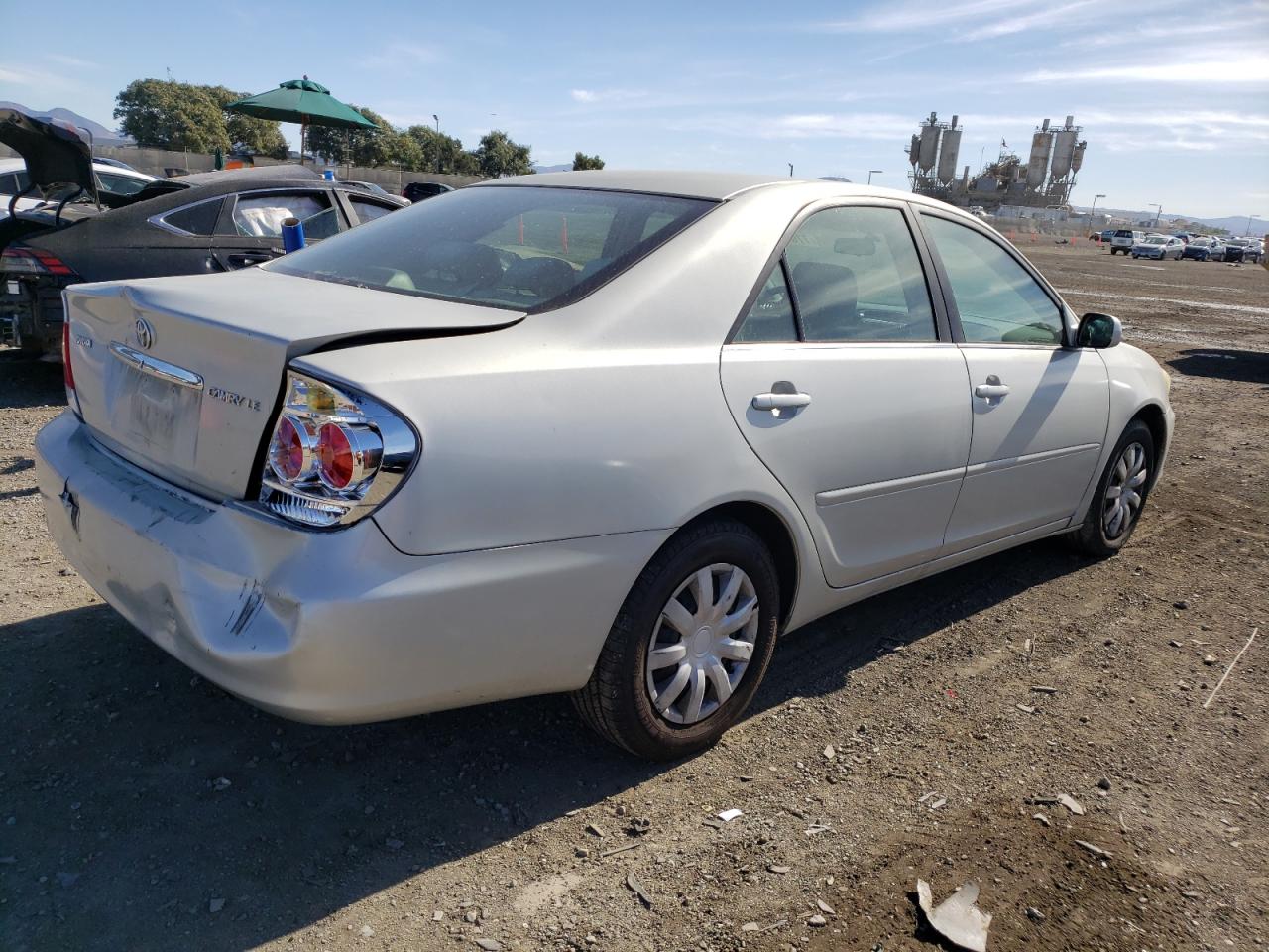 Photo 2 VIN: 4T1BE32K45U566992 - TOYOTA CAMRY 