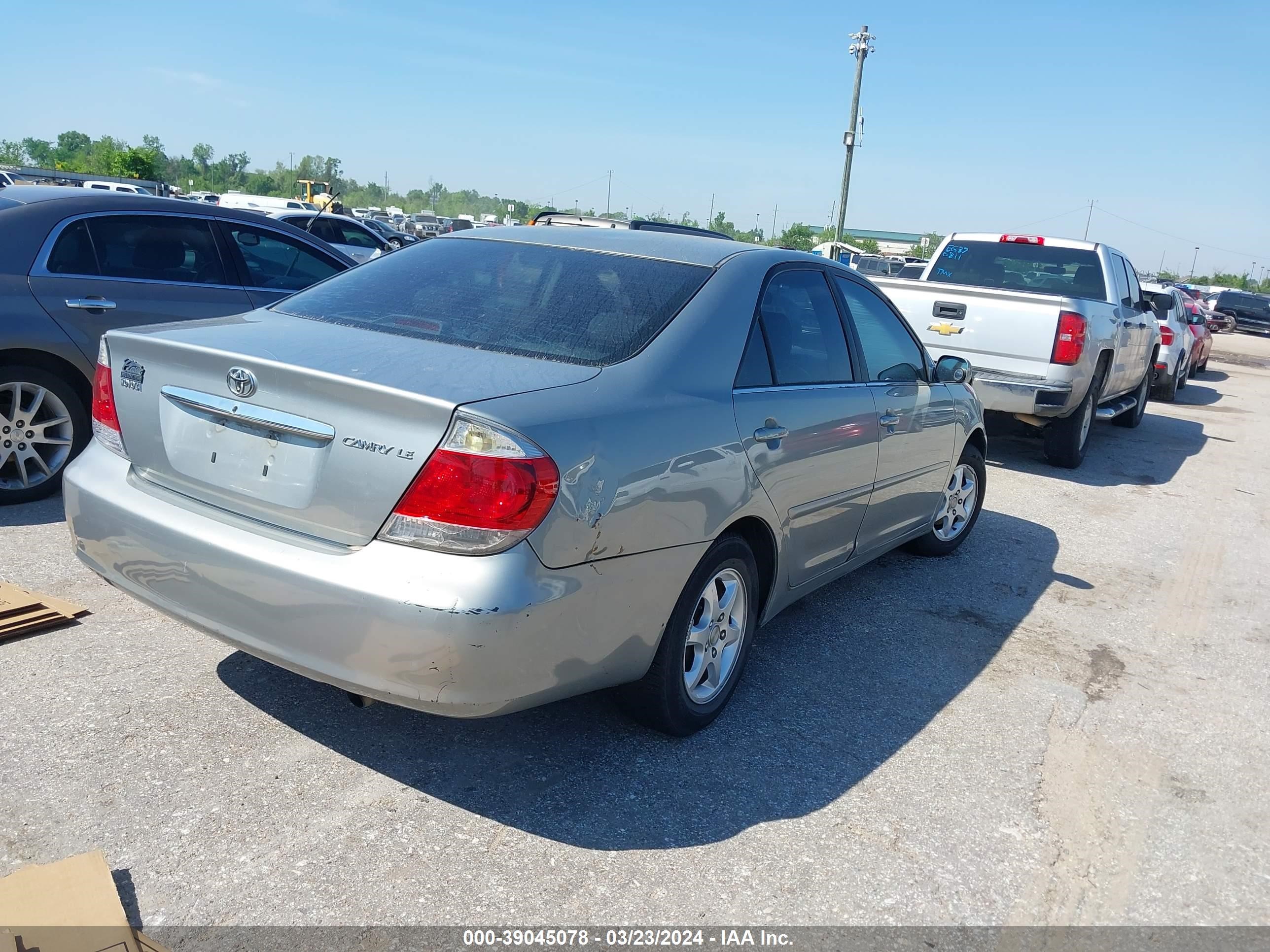 Photo 3 VIN: 4T1BE32K45U568466 - TOYOTA CAMRY 