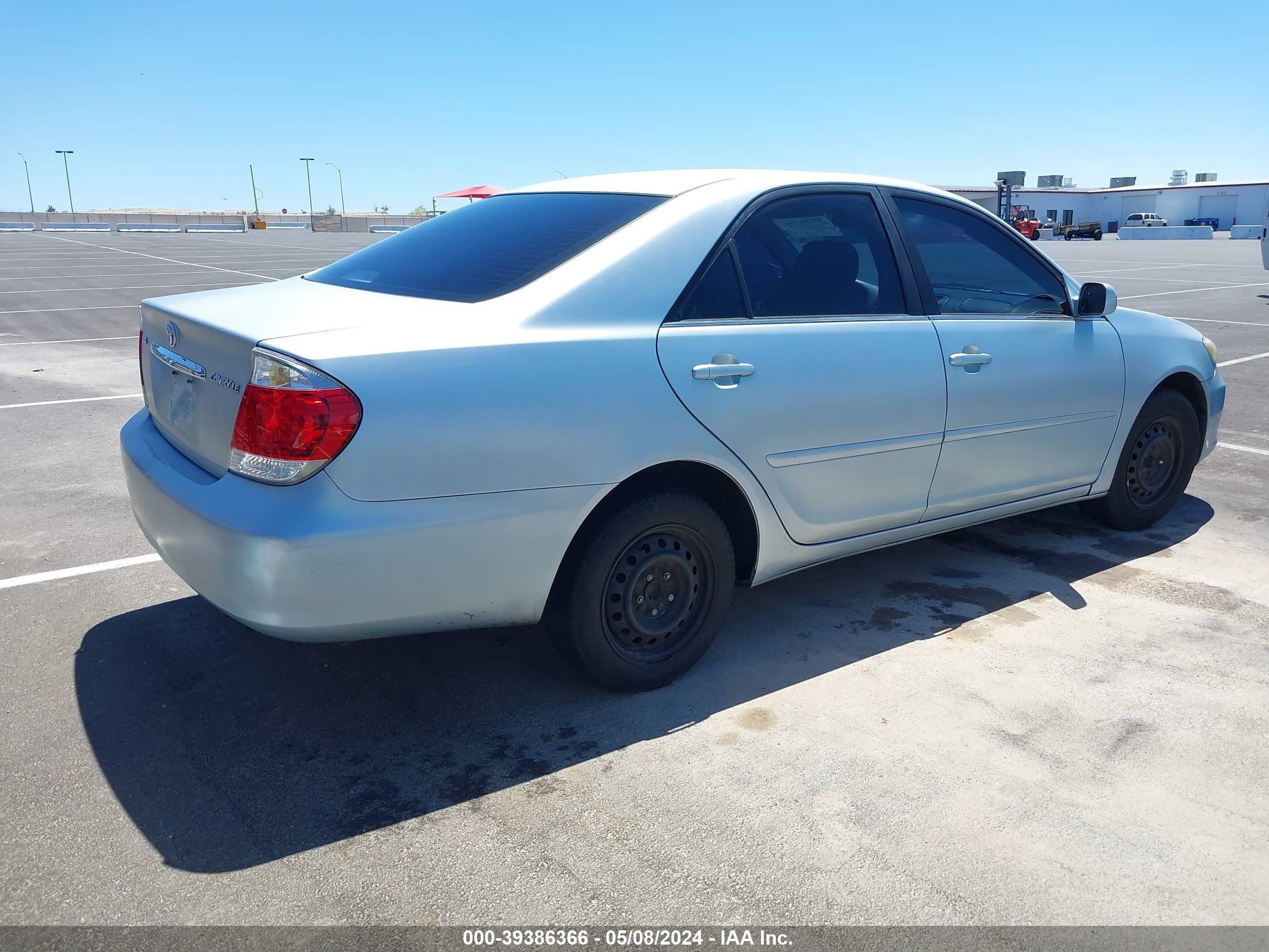 Photo 3 VIN: 4T1BE32K45U618525 - TOYOTA CAMRY 