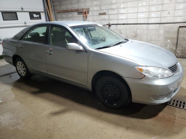 Photo 3 VIN: 4T1BE32K45U622932 - TOYOTA CAMRY LE 