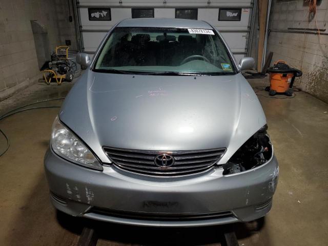 Photo 4 VIN: 4T1BE32K45U622932 - TOYOTA CAMRY LE 