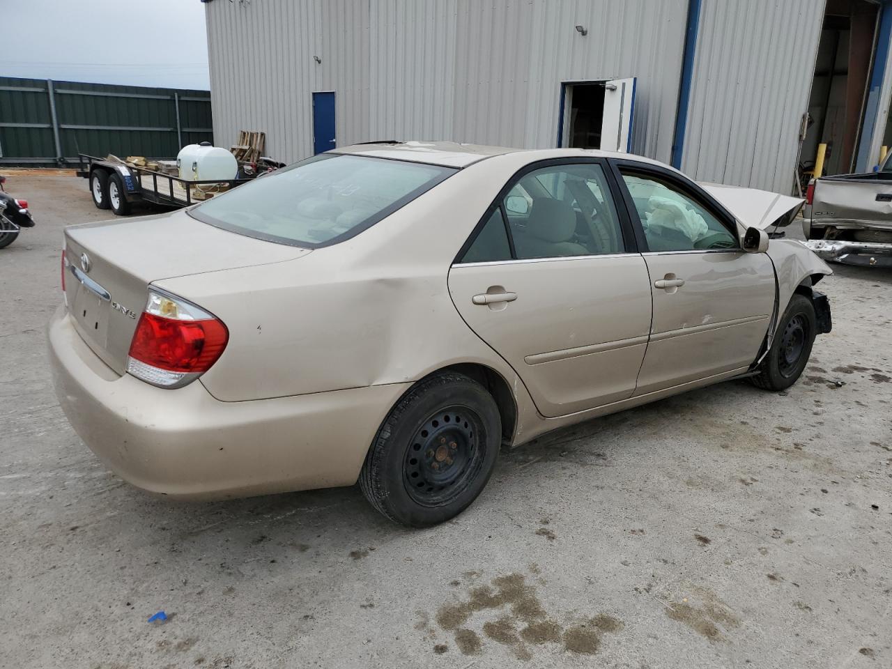 Photo 2 VIN: 4T1BE32K45U974263 - TOYOTA CAMRY 