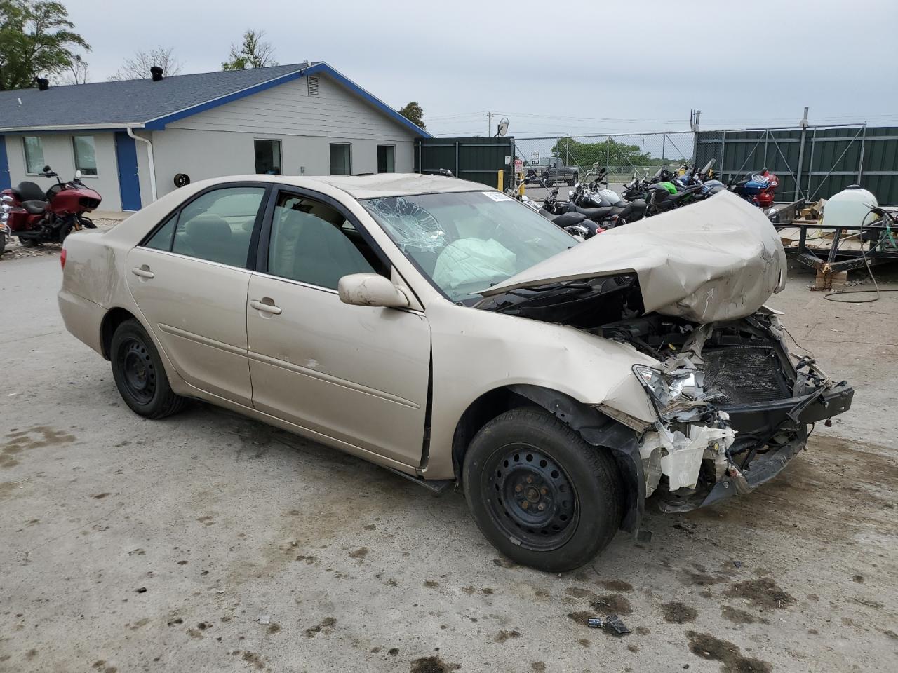 Photo 3 VIN: 4T1BE32K45U974263 - TOYOTA CAMRY 