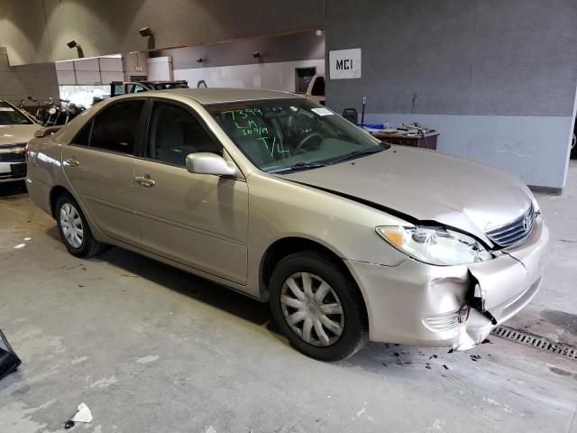 Photo 3 VIN: 4T1BE32K45U982640 - TOYOTA CAMRY LE 