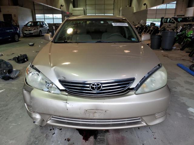 Photo 4 VIN: 4T1BE32K45U982640 - TOYOTA CAMRY LE 