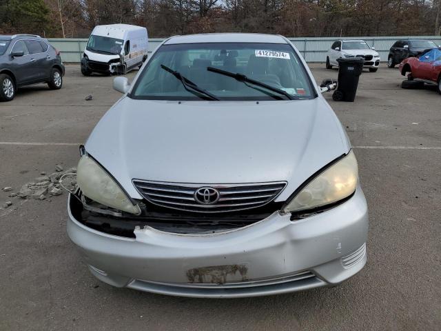 Photo 4 VIN: 4T1BE32K46U135697 - TOYOTA CAMRY 