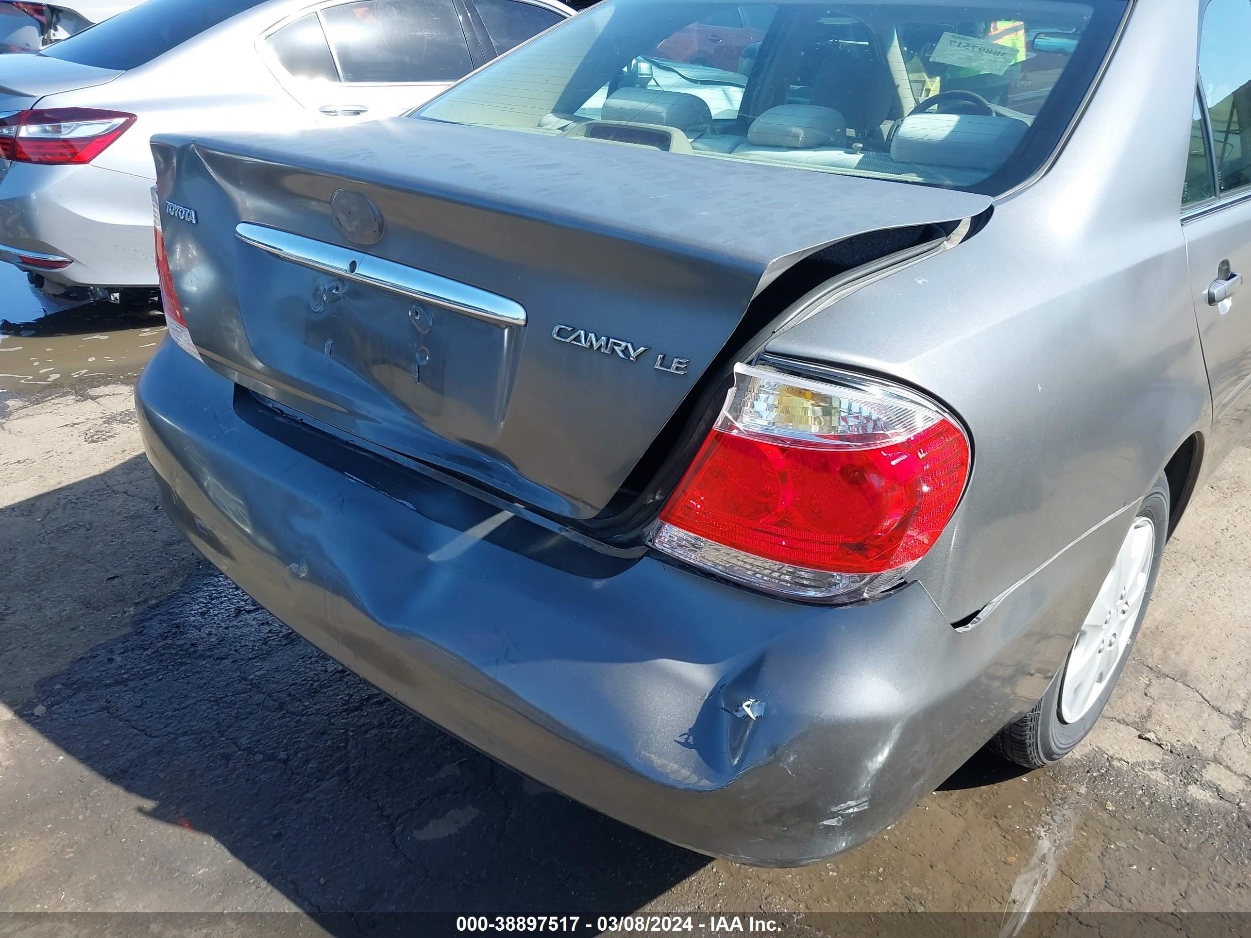 Photo 5 VIN: 4T1BE32K46U650165 - TOYOTA CAMRY 