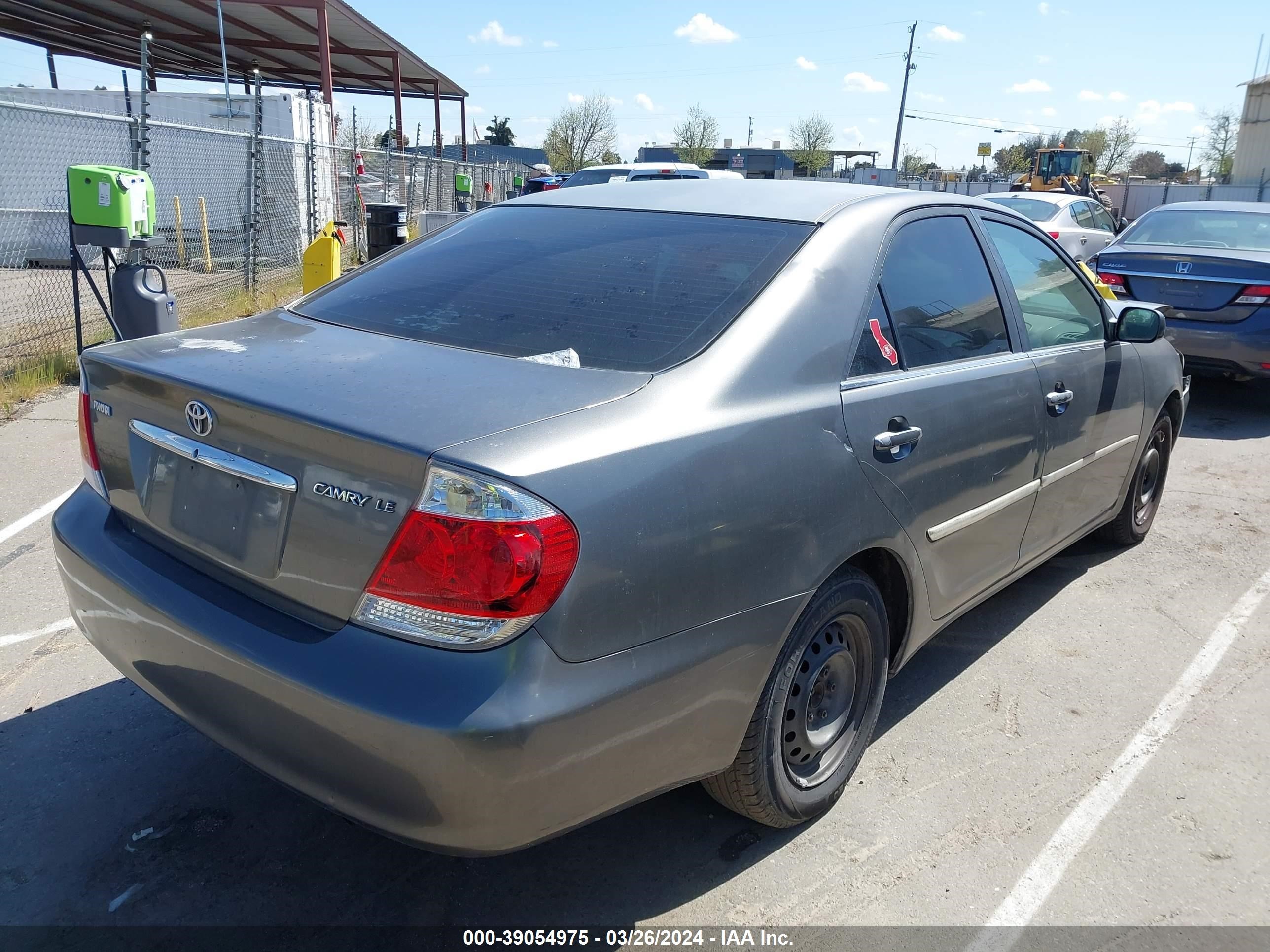 Photo 3 VIN: 4T1BE32K46U680721 - TOYOTA CAMRY 