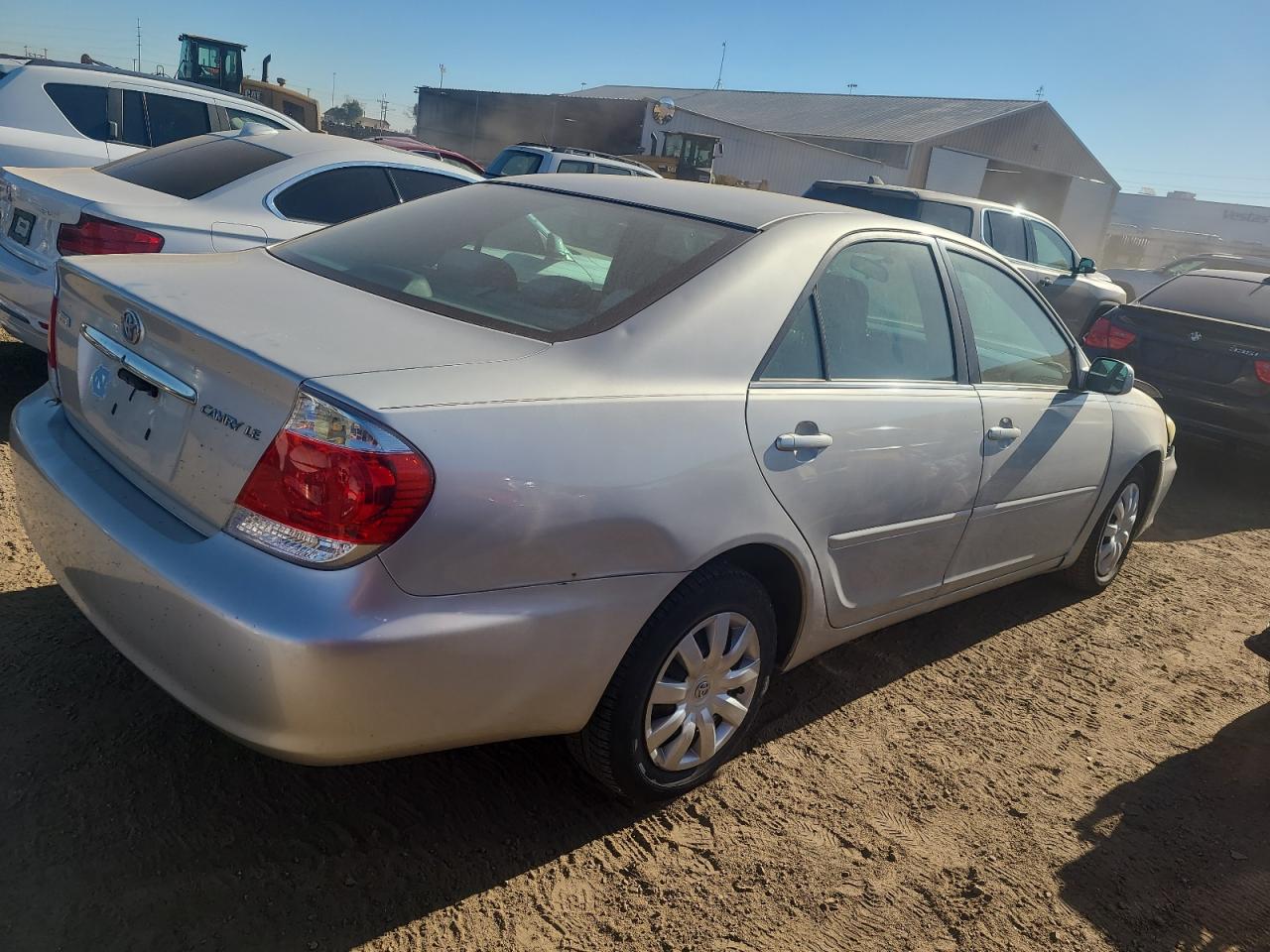 Photo 2 VIN: 4T1BE32K46U689189 - TOYOTA CAMRY 