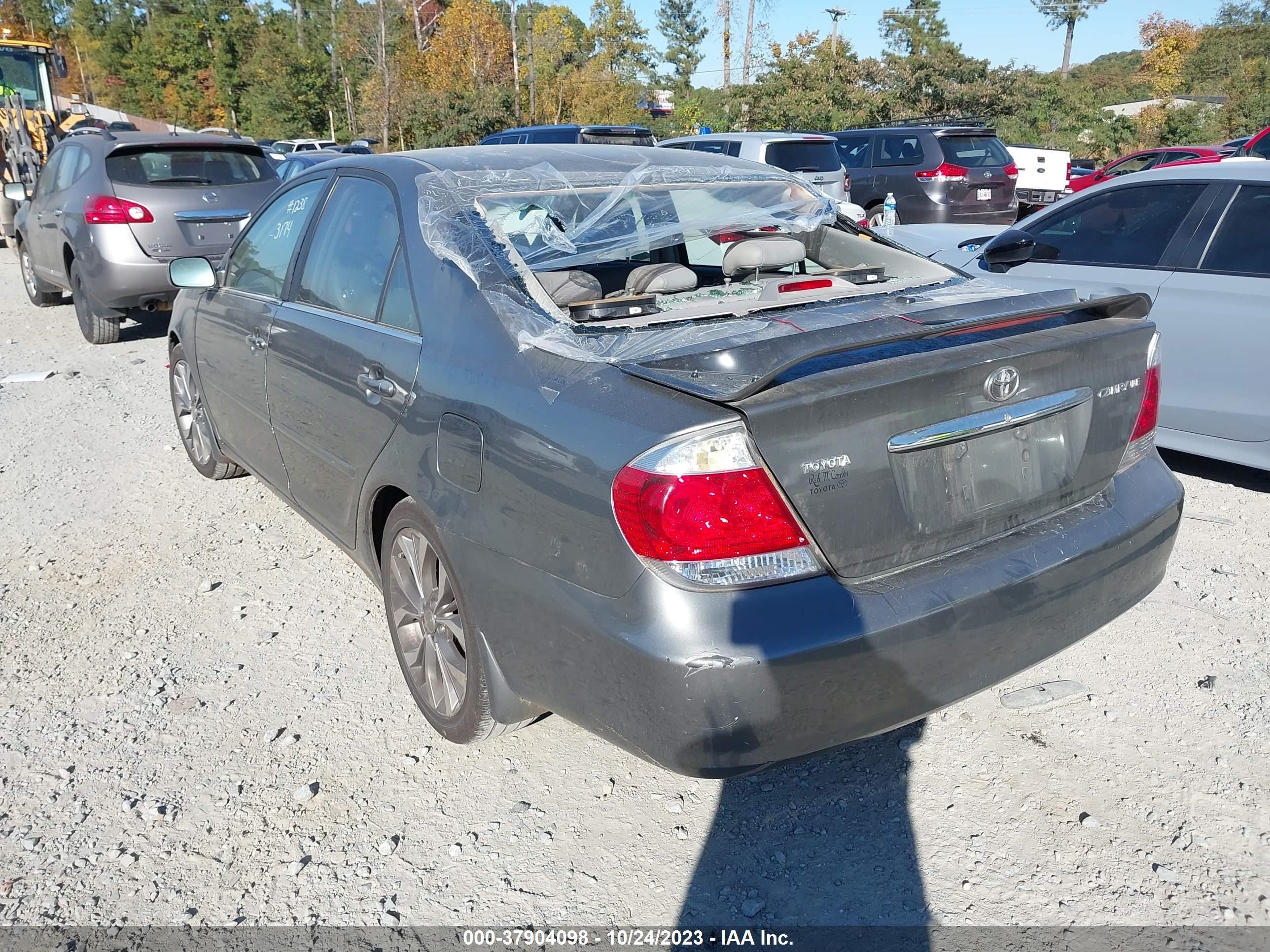 Photo 2 VIN: 4T1BE32K46U733174 - TOYOTA CAMRY 