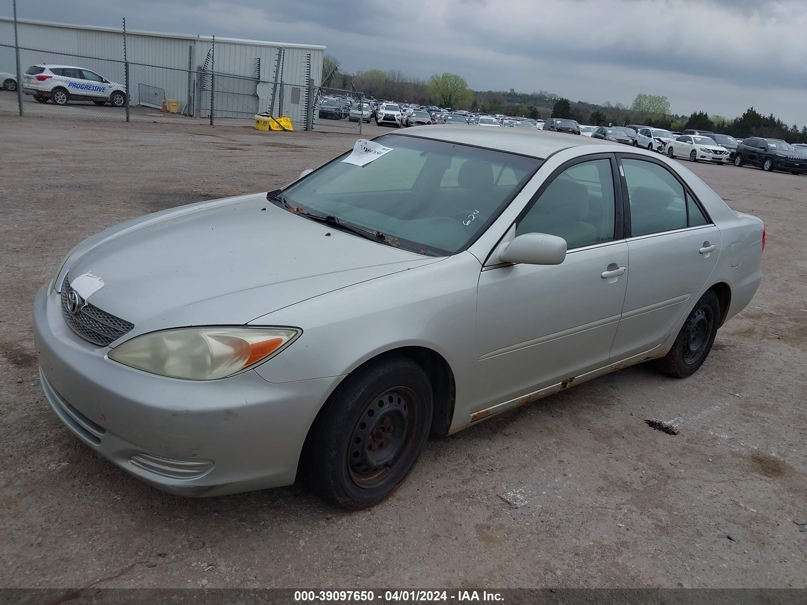 Photo 1 VIN: 4T1BE32K52U008581 - TOYOTA CAMRY 