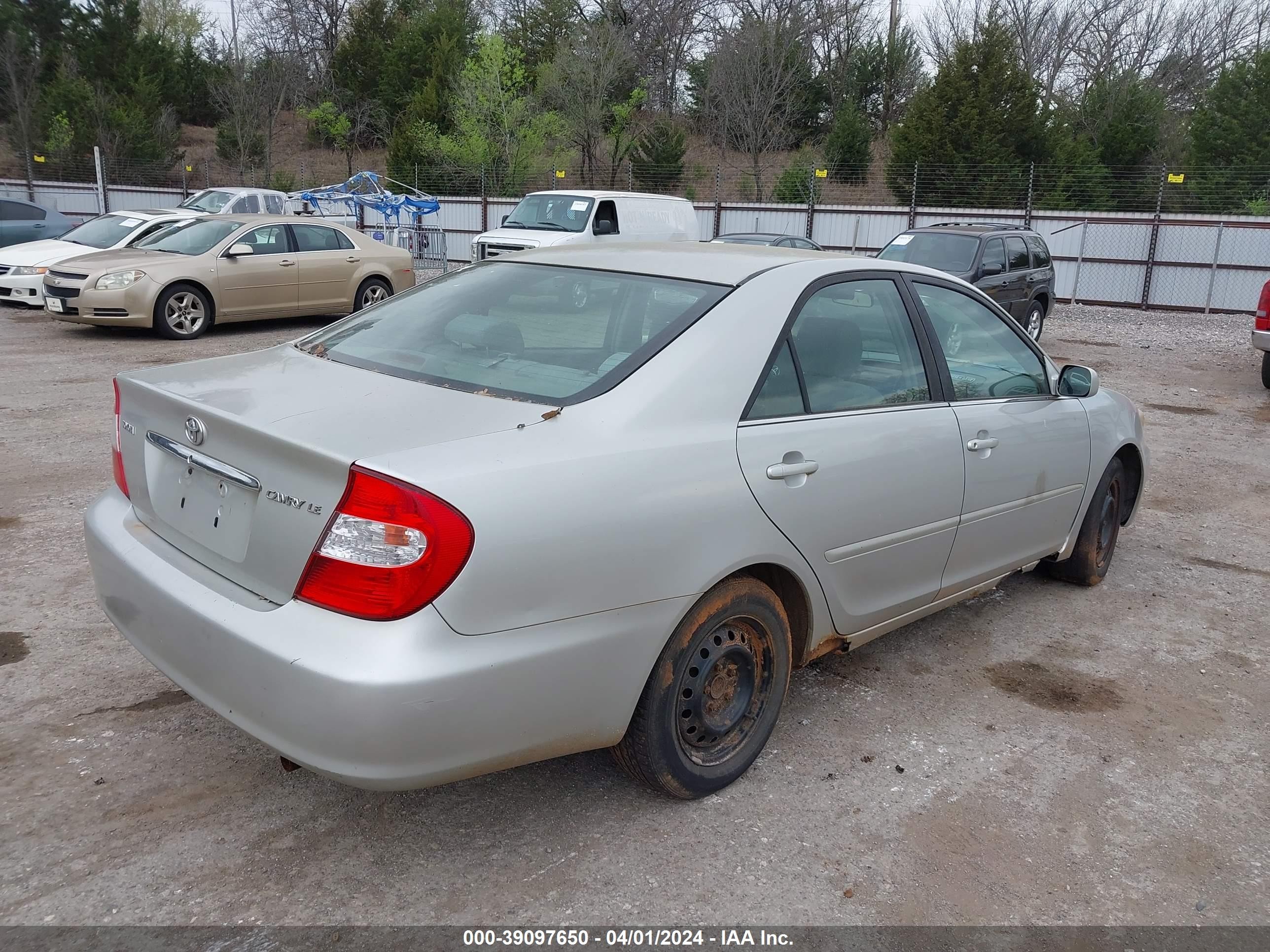 Photo 3 VIN: 4T1BE32K52U008581 - TOYOTA CAMRY 