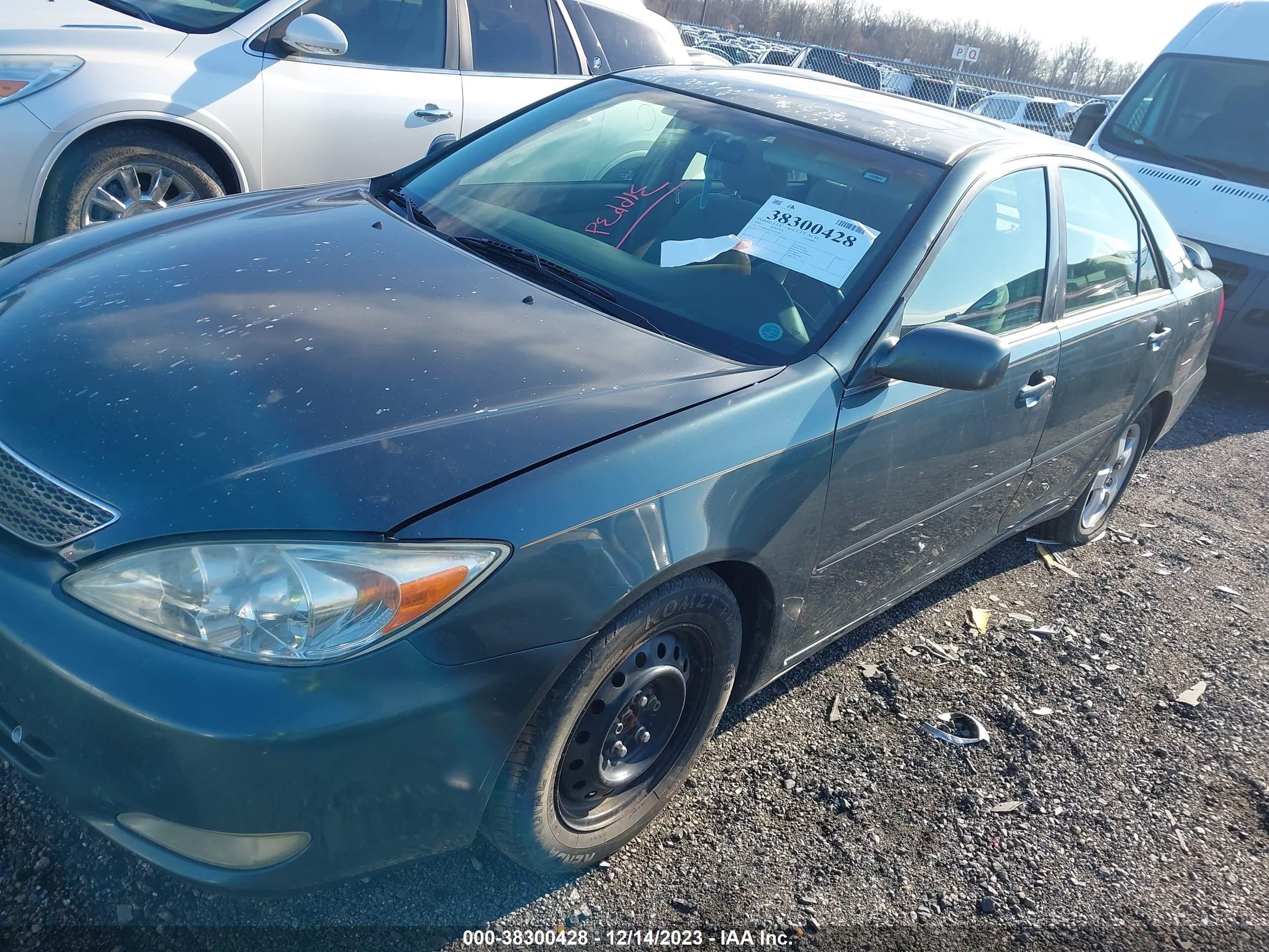 Photo 1 VIN: 4T1BE32K52U537402 - TOYOTA CAMRY 