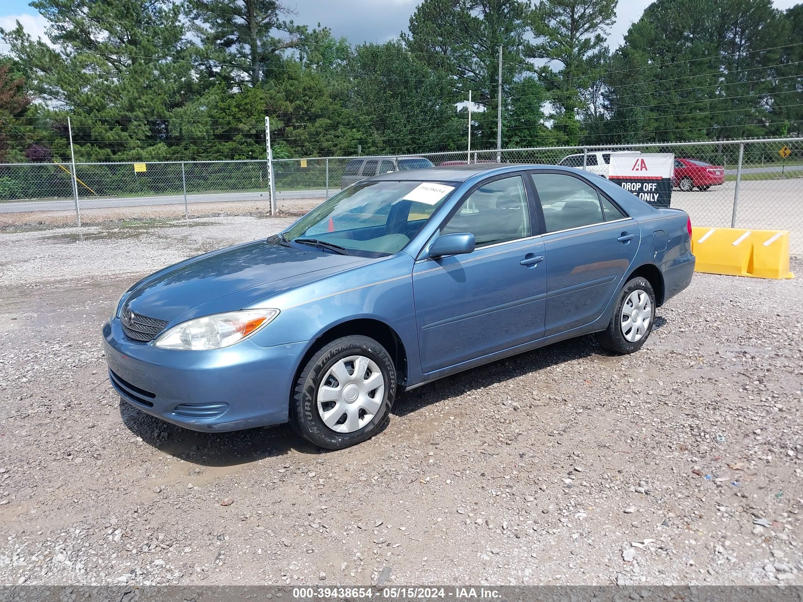 Photo 1 VIN: 4T1BE32K52U537979 - TOYOTA CAMRY 