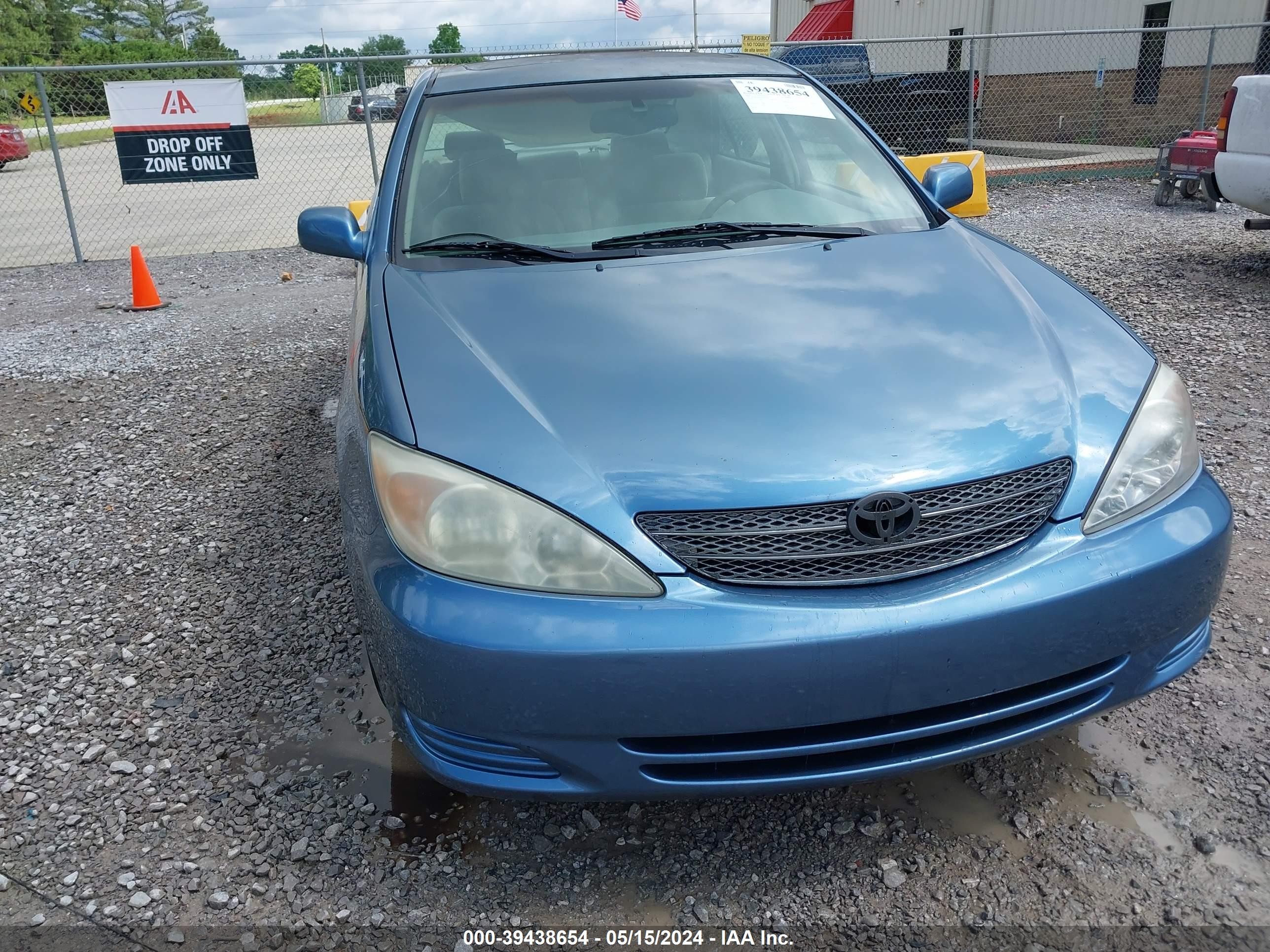 Photo 5 VIN: 4T1BE32K52U537979 - TOYOTA CAMRY 