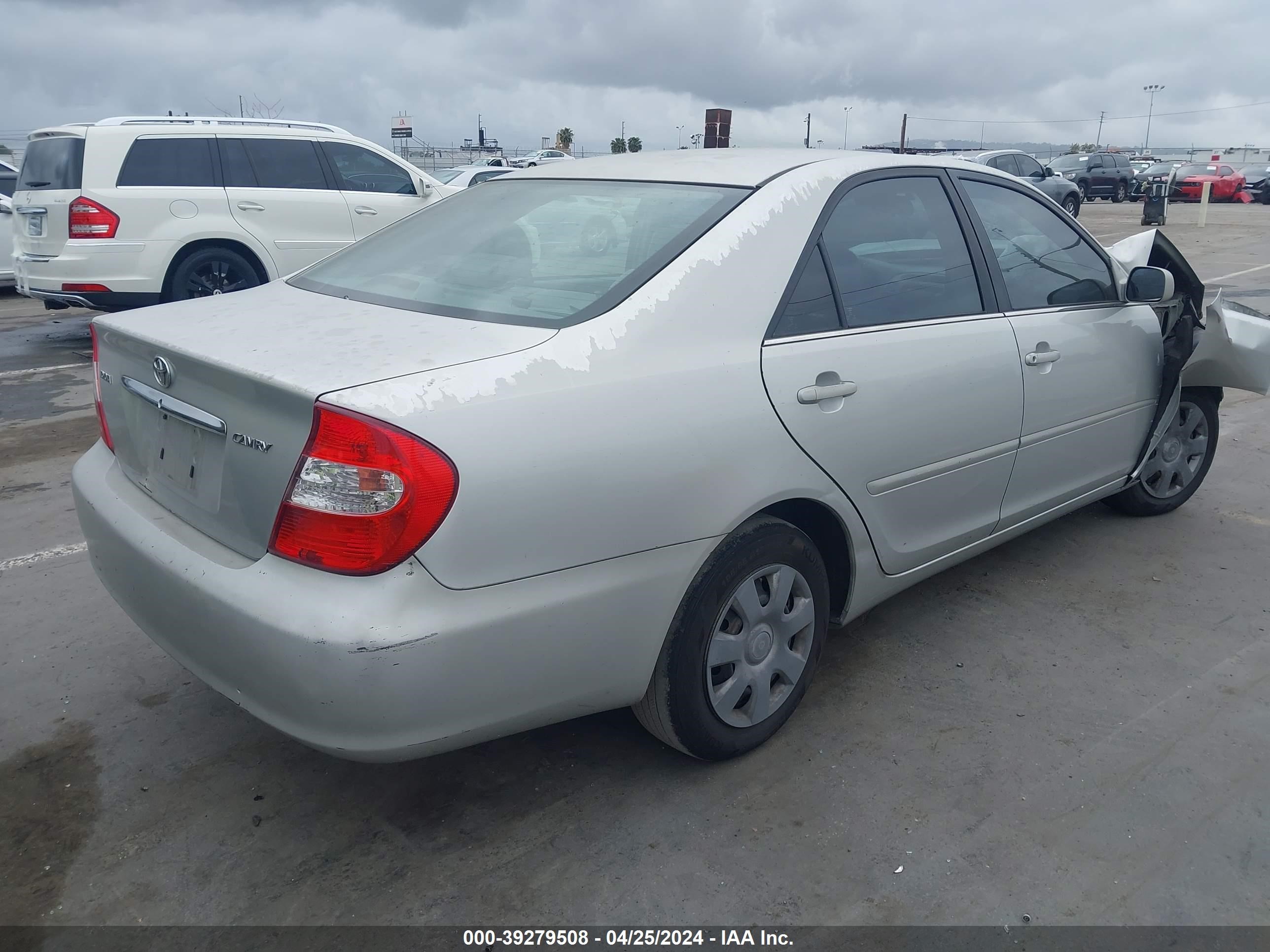 Photo 3 VIN: 4T1BE32K52U566270 - TOYOTA CAMRY 