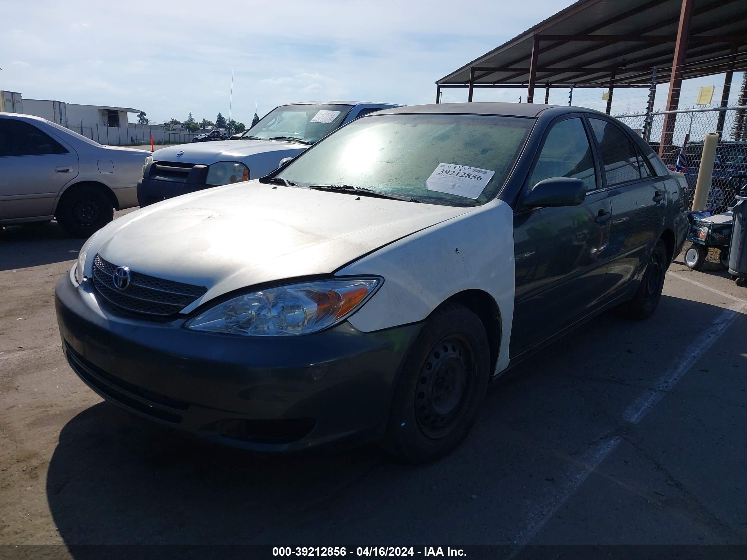 Photo 1 VIN: 4T1BE32K52U580637 - TOYOTA CAMRY 