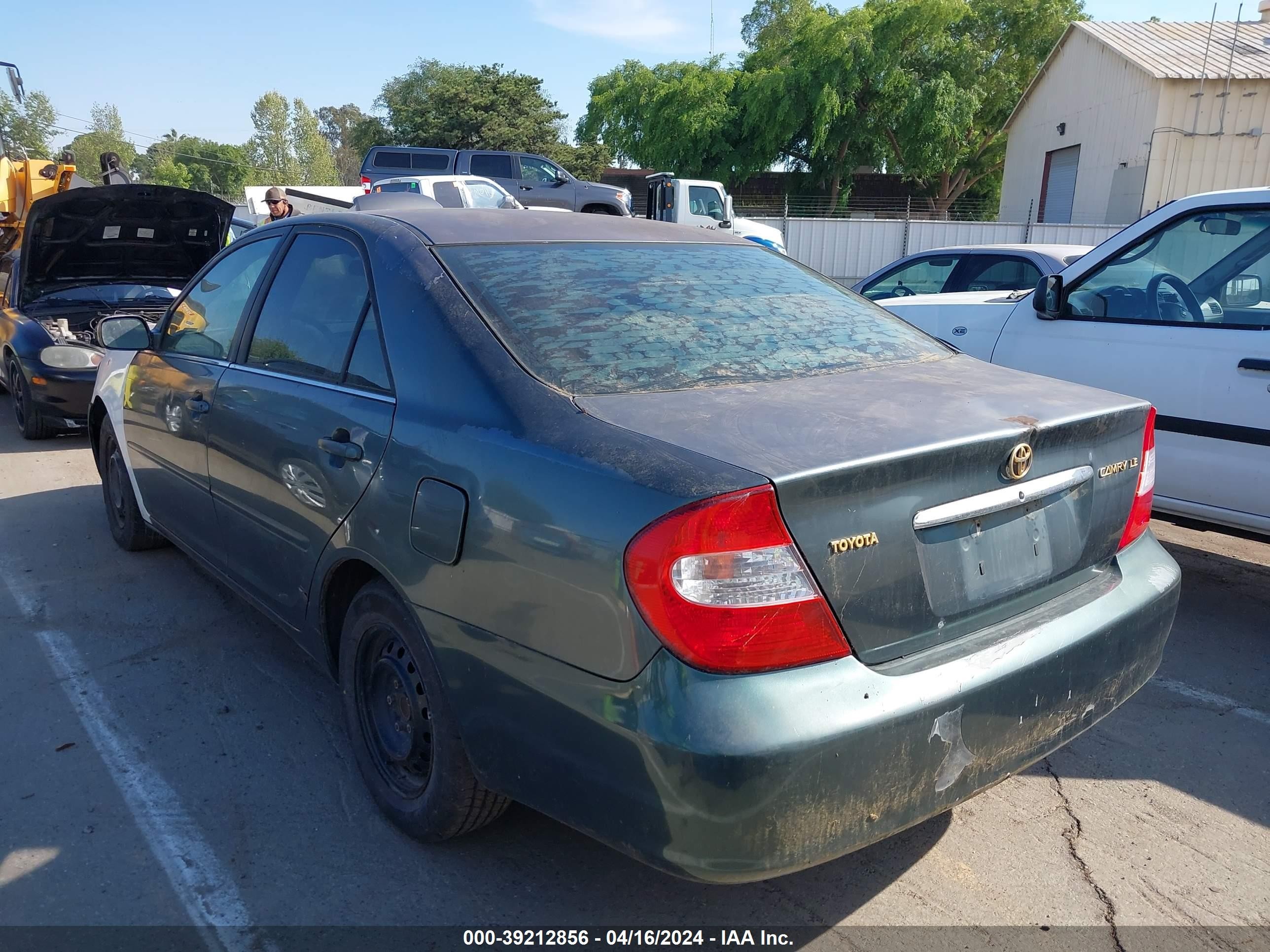 Photo 2 VIN: 4T1BE32K52U580637 - TOYOTA CAMRY 