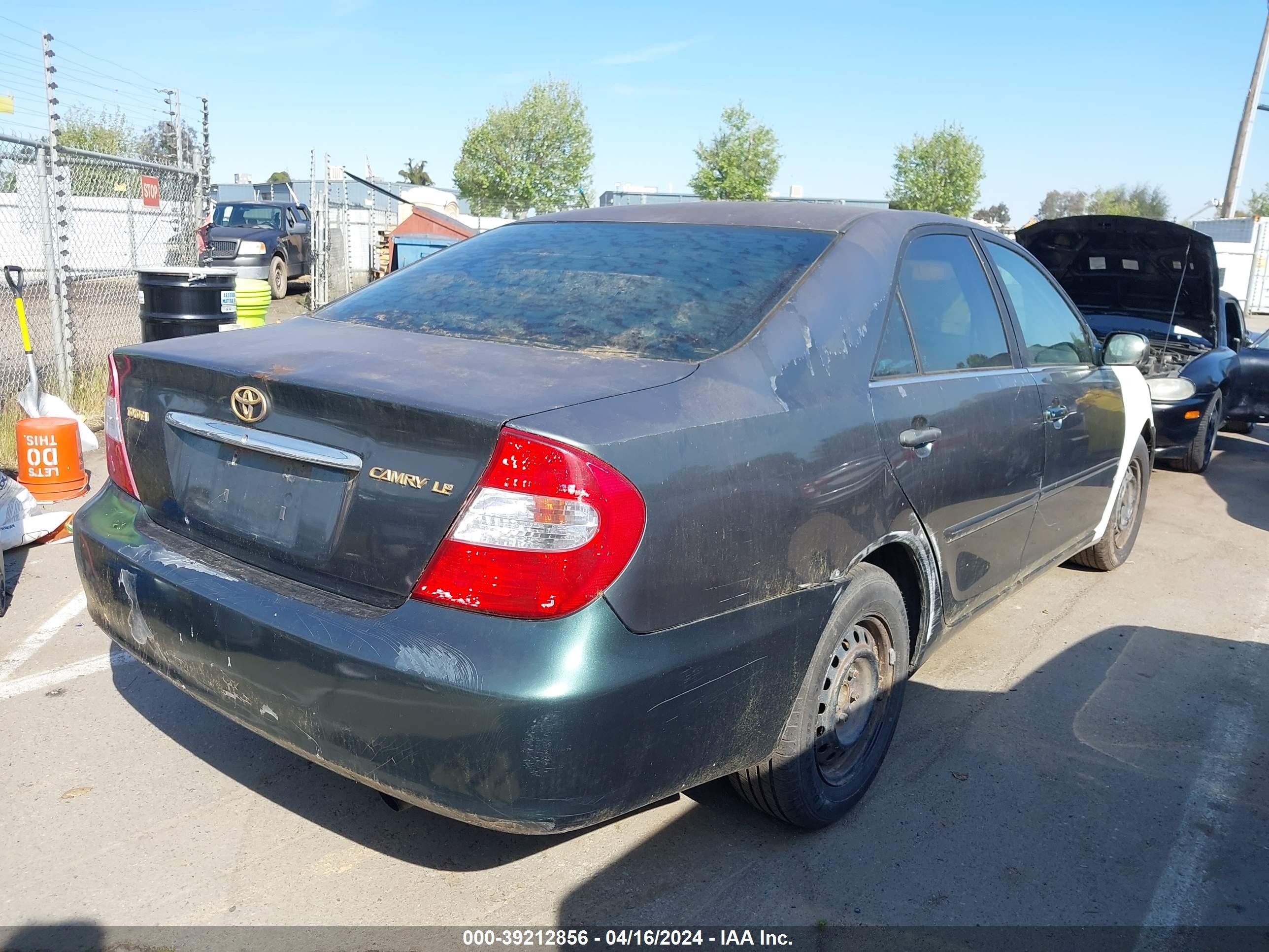 Photo 3 VIN: 4T1BE32K52U580637 - TOYOTA CAMRY 