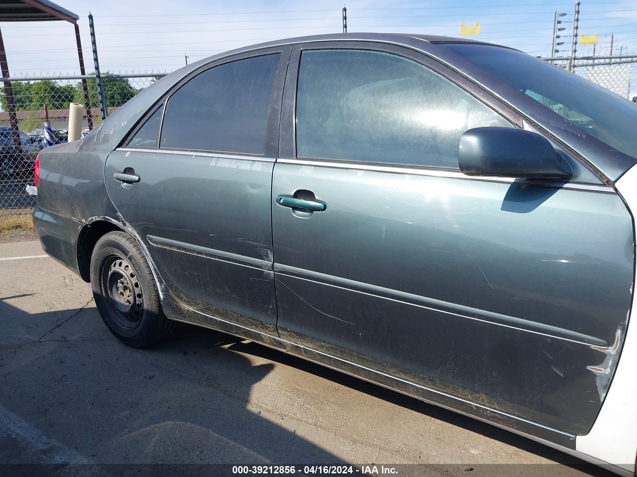 Photo 5 VIN: 4T1BE32K52U580637 - TOYOTA CAMRY 