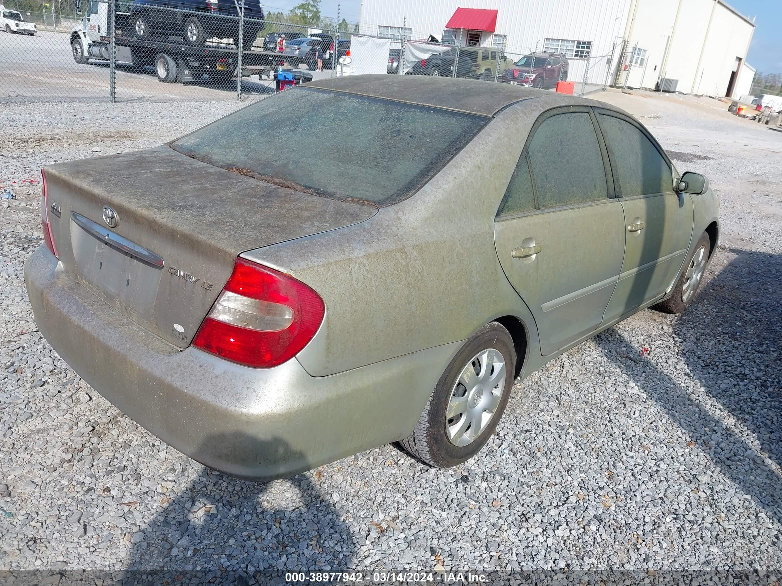 Photo 3 VIN: 4T1BE32K52U603818 - TOYOTA CAMRY 