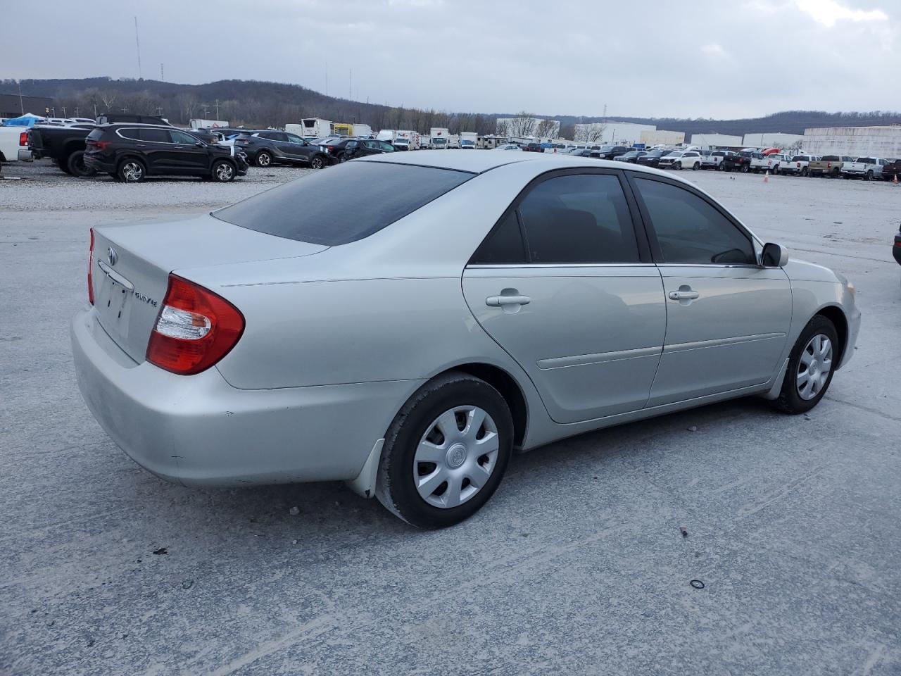 Photo 2 VIN: 4T1BE32K53U124719 - TOYOTA CAMRY 