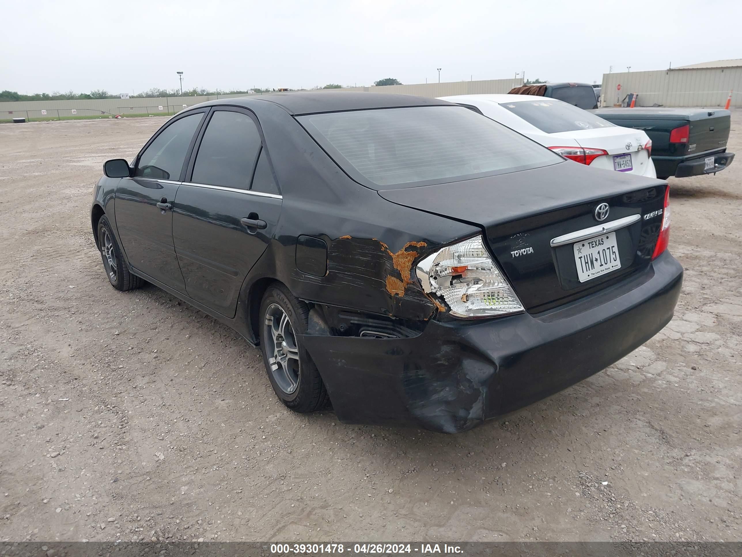 Photo 2 VIN: 4T1BE32K53U153380 - TOYOTA CAMRY 