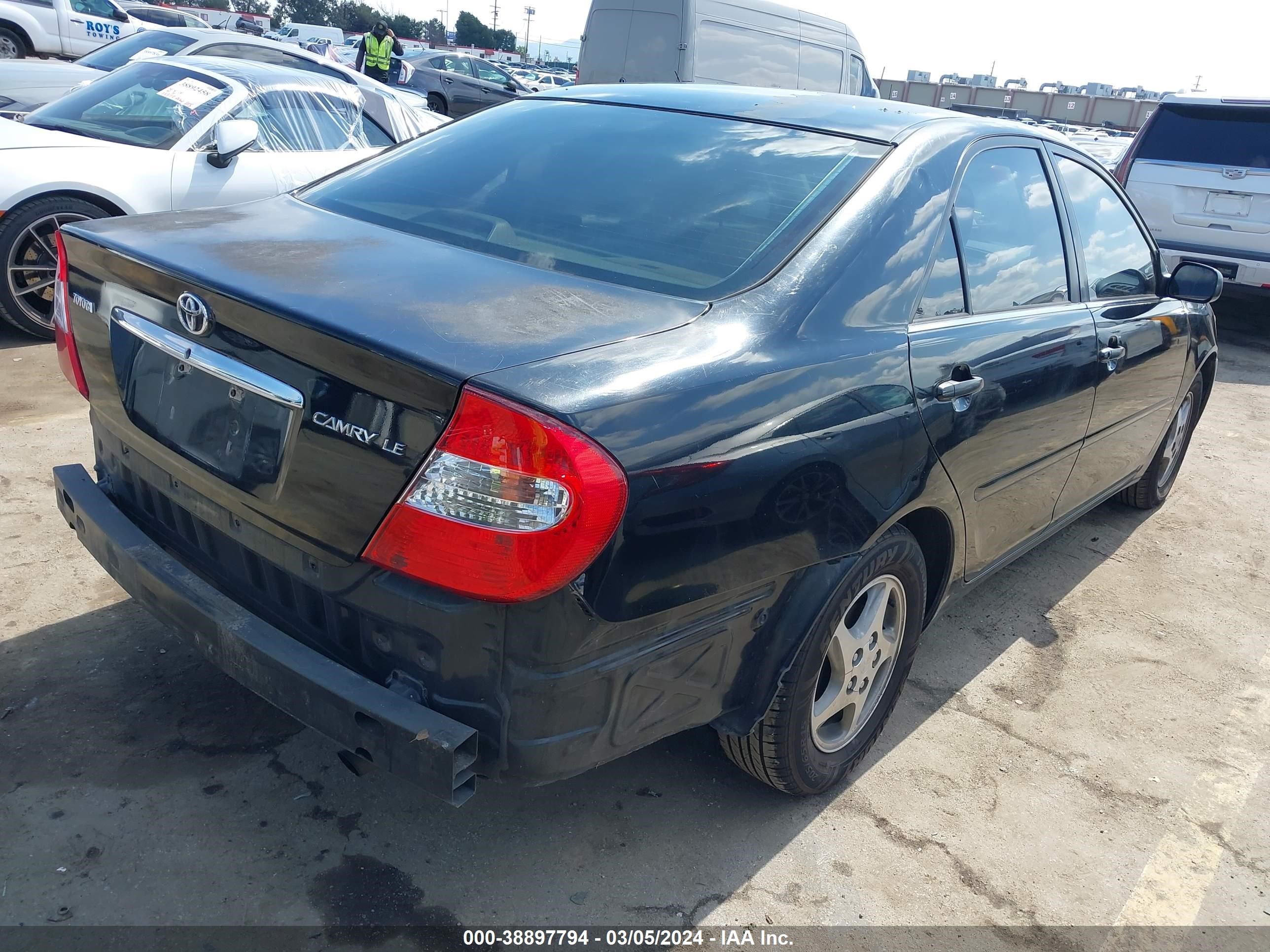 Photo 3 VIN: 4T1BE32K53U221337 - TOYOTA CAMRY 