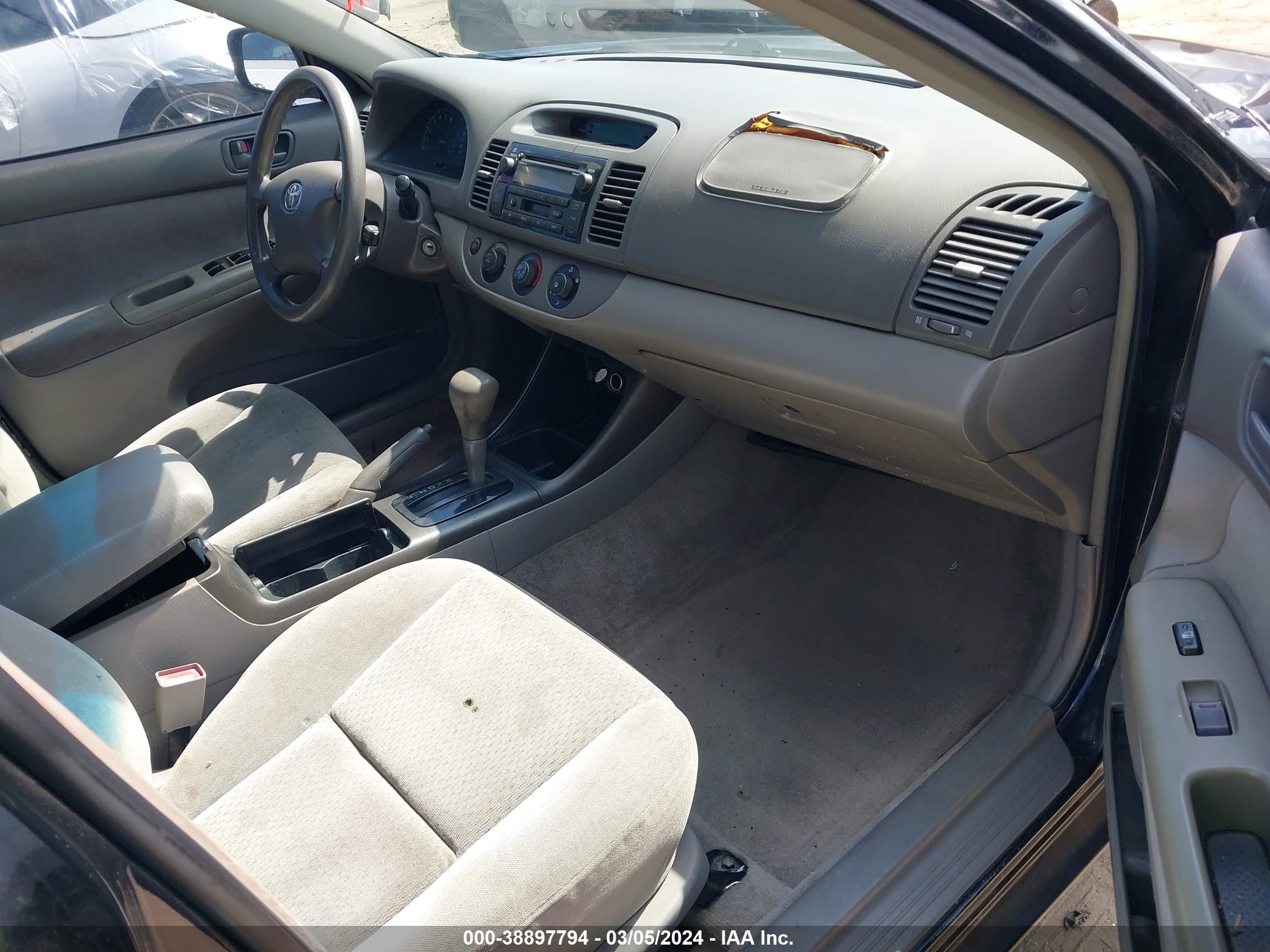 Photo 4 VIN: 4T1BE32K53U221337 - TOYOTA CAMRY 