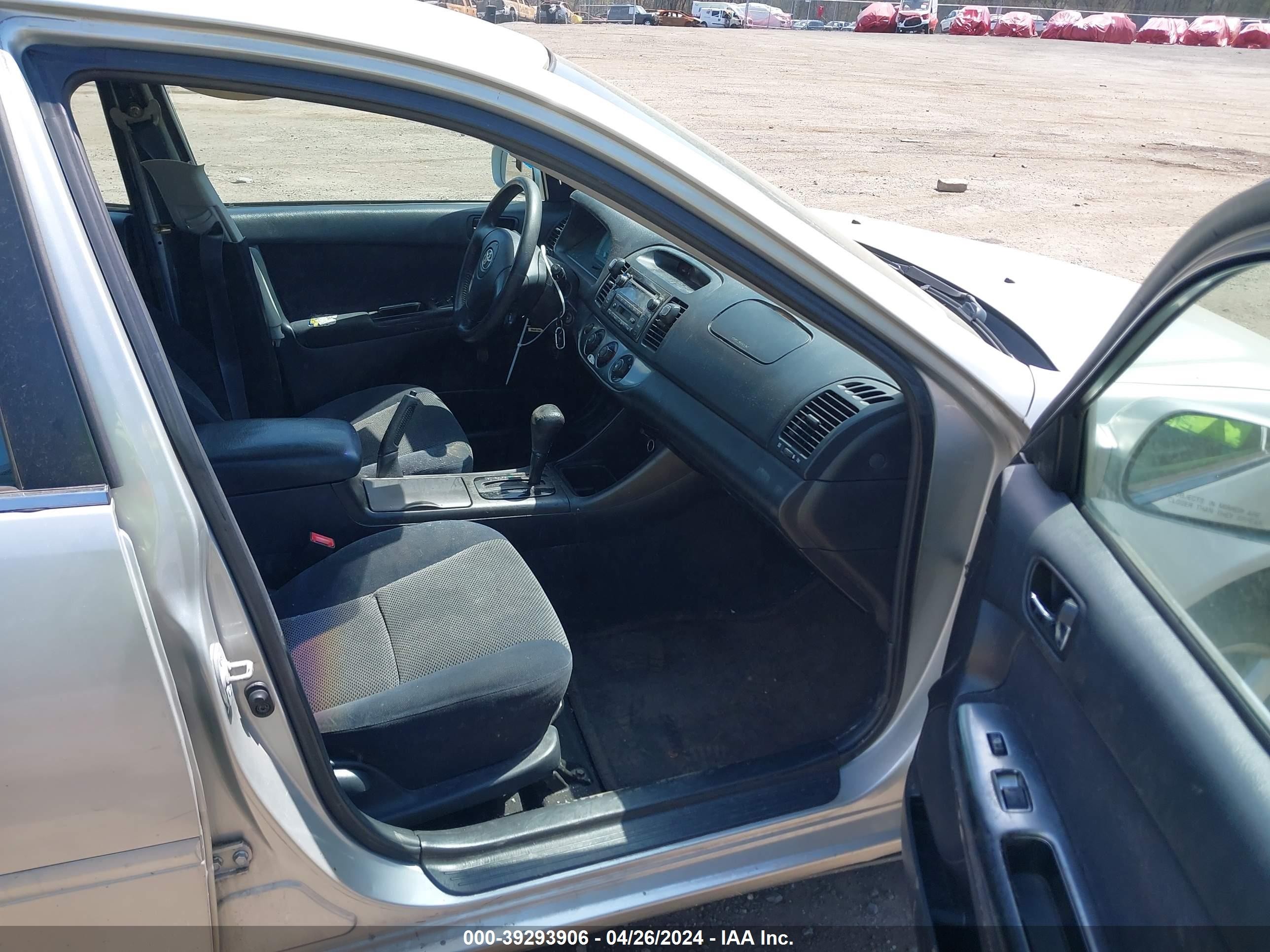 Photo 4 VIN: 4T1BE32K53U723622 - TOYOTA CAMRY 