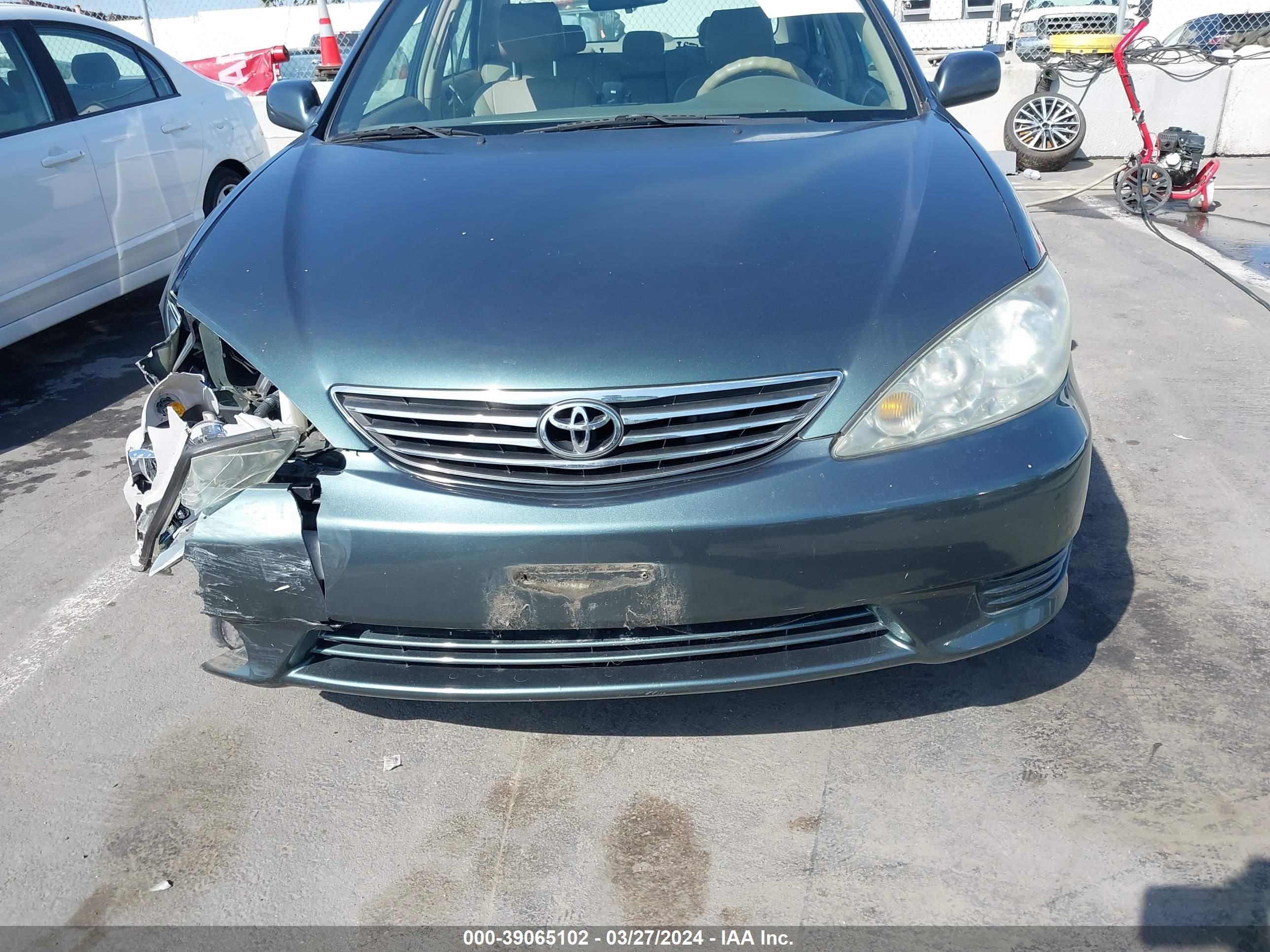 Photo 11 VIN: 4T1BE32K55U014501 - TOYOTA CAMRY 