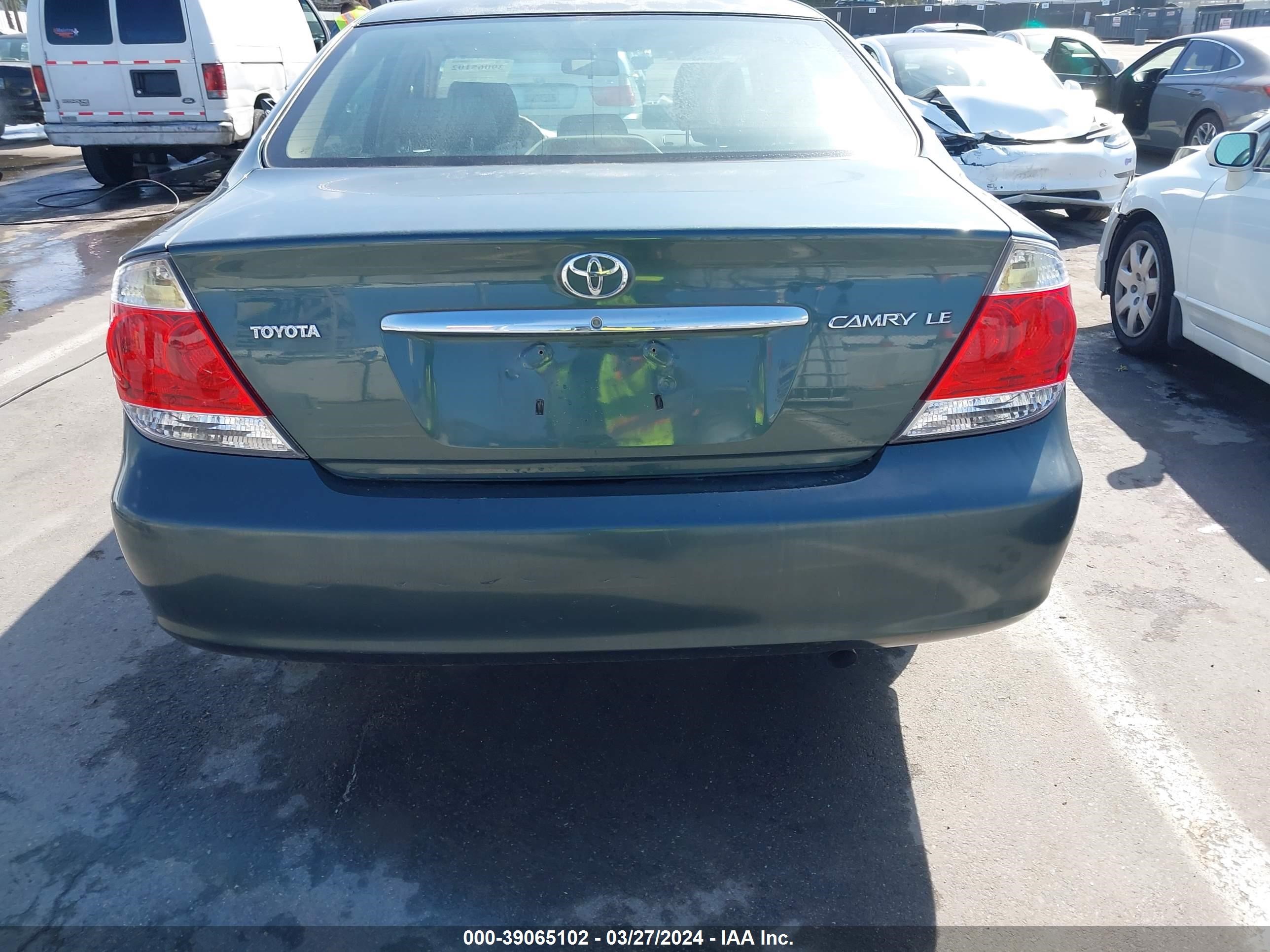 Photo 15 VIN: 4T1BE32K55U014501 - TOYOTA CAMRY 