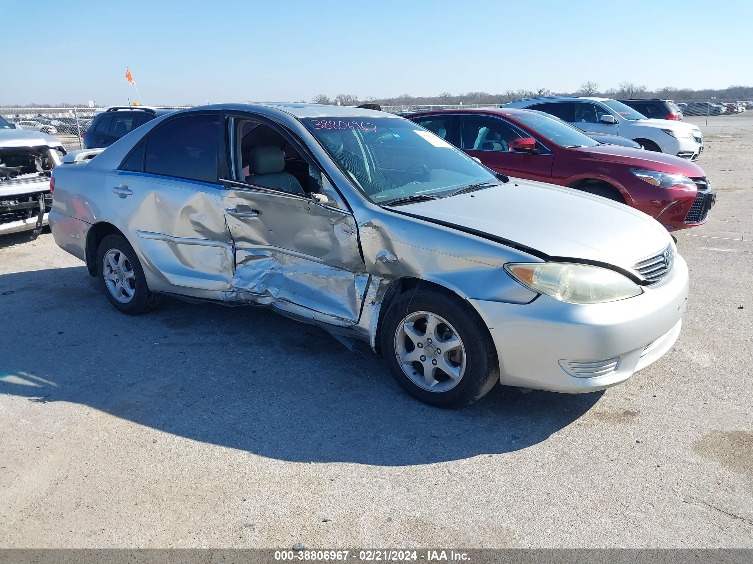 Photo 0 VIN: 4T1BE32K55U021660 - TOYOTA CAMRY 