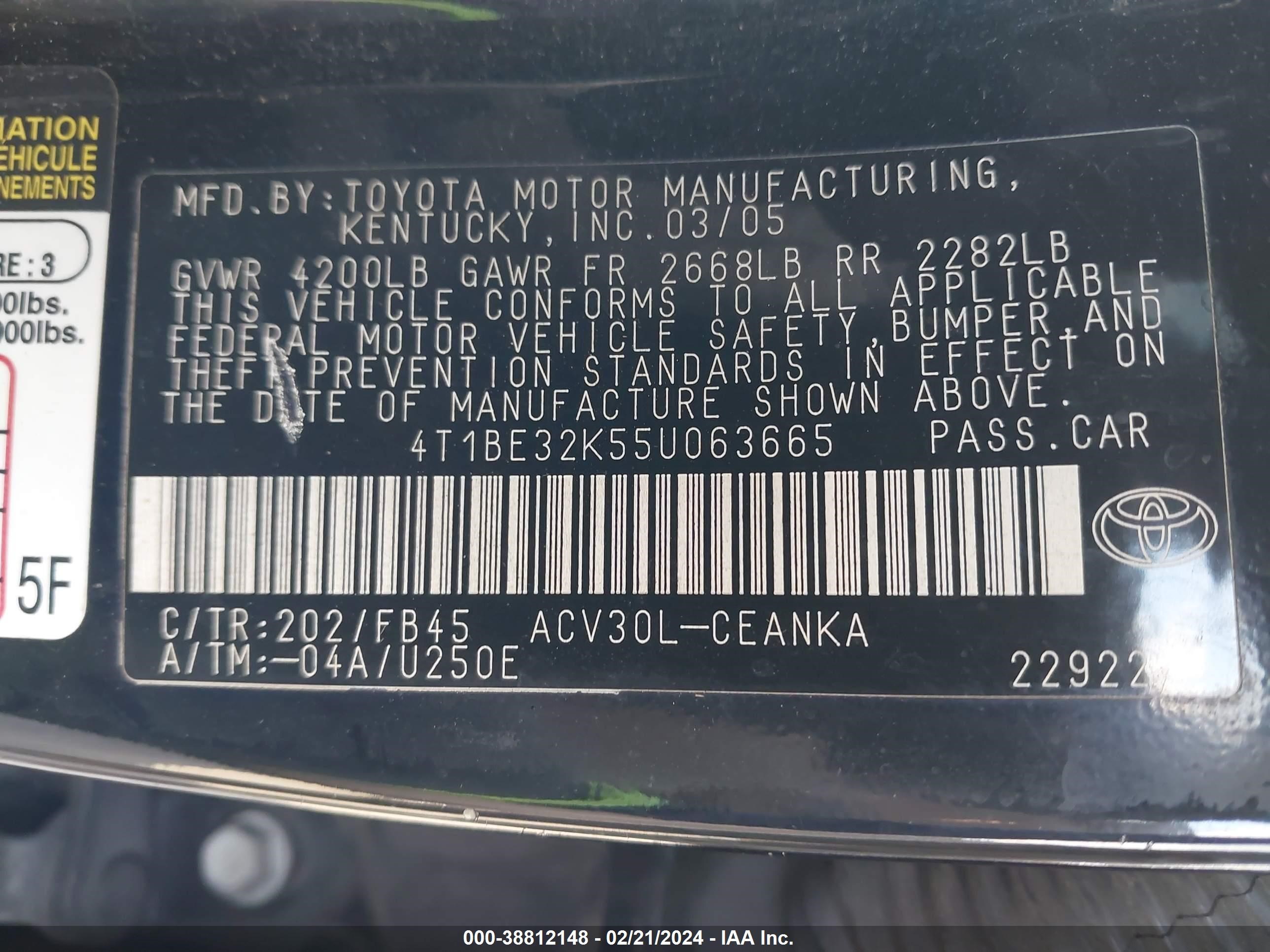 Photo 8 VIN: 4T1BE32K55U063665 - TOYOTA CAMRY 