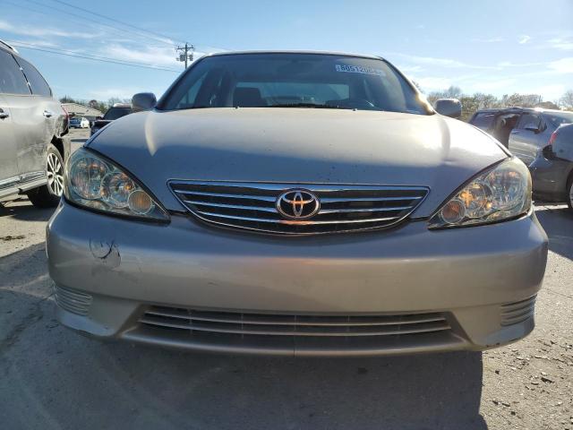 Photo 4 VIN: 4T1BE32K55U098139 - TOYOTA CAMRY LE 