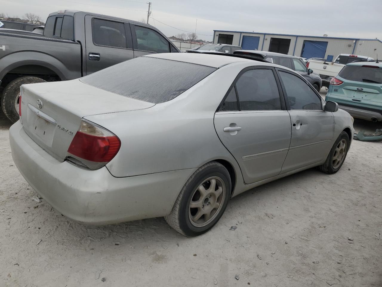 Photo 2 VIN: 4T1BE32K55U392754 - TOYOTA CAMRY 