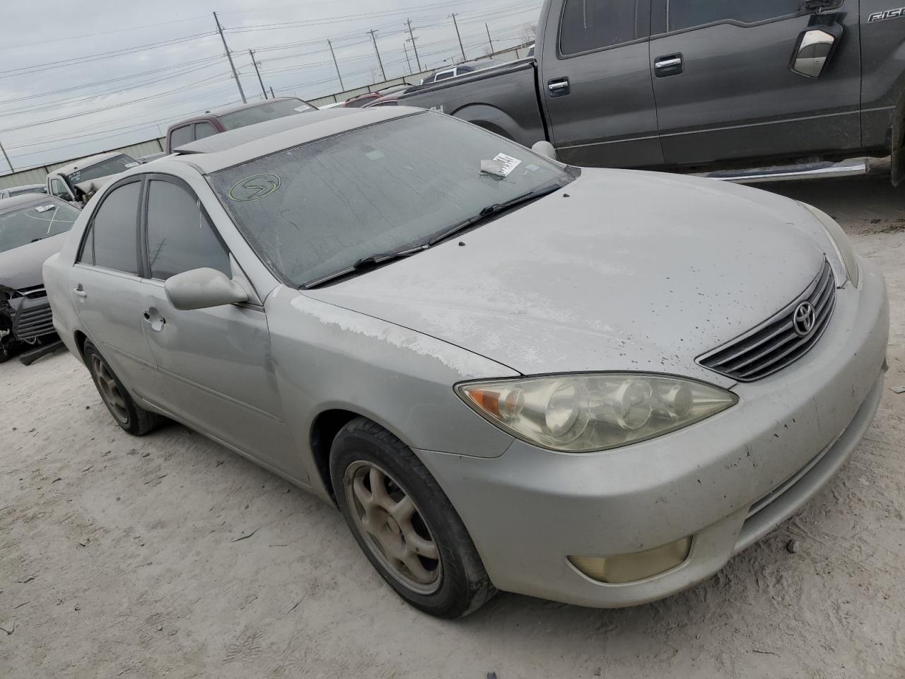 Photo 3 VIN: 4T1BE32K55U392754 - TOYOTA CAMRY 