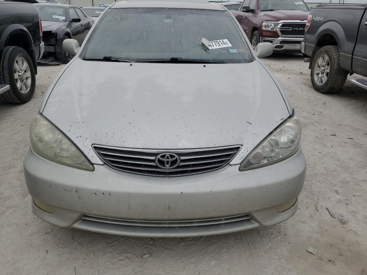 Photo 4 VIN: 4T1BE32K55U392754 - TOYOTA CAMRY 